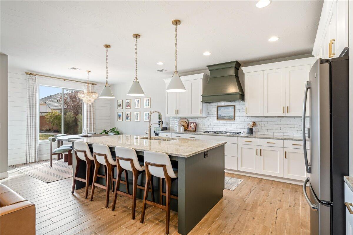 IRON HORSE - Residential