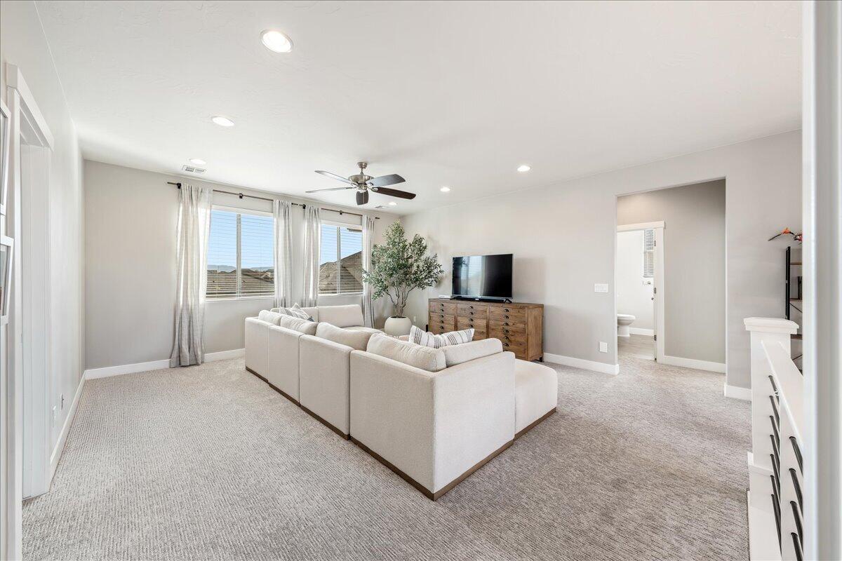 IRON HORSE - Residential