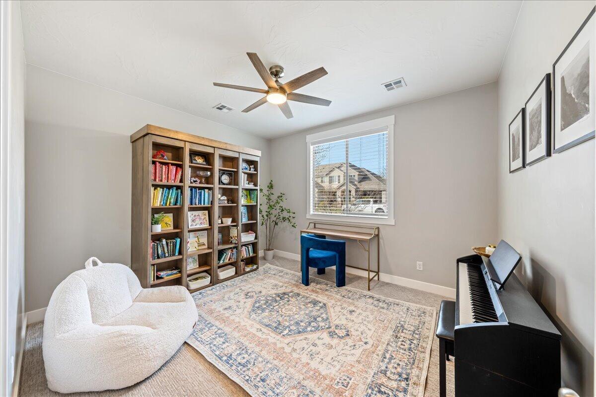 IRON HORSE - Residential