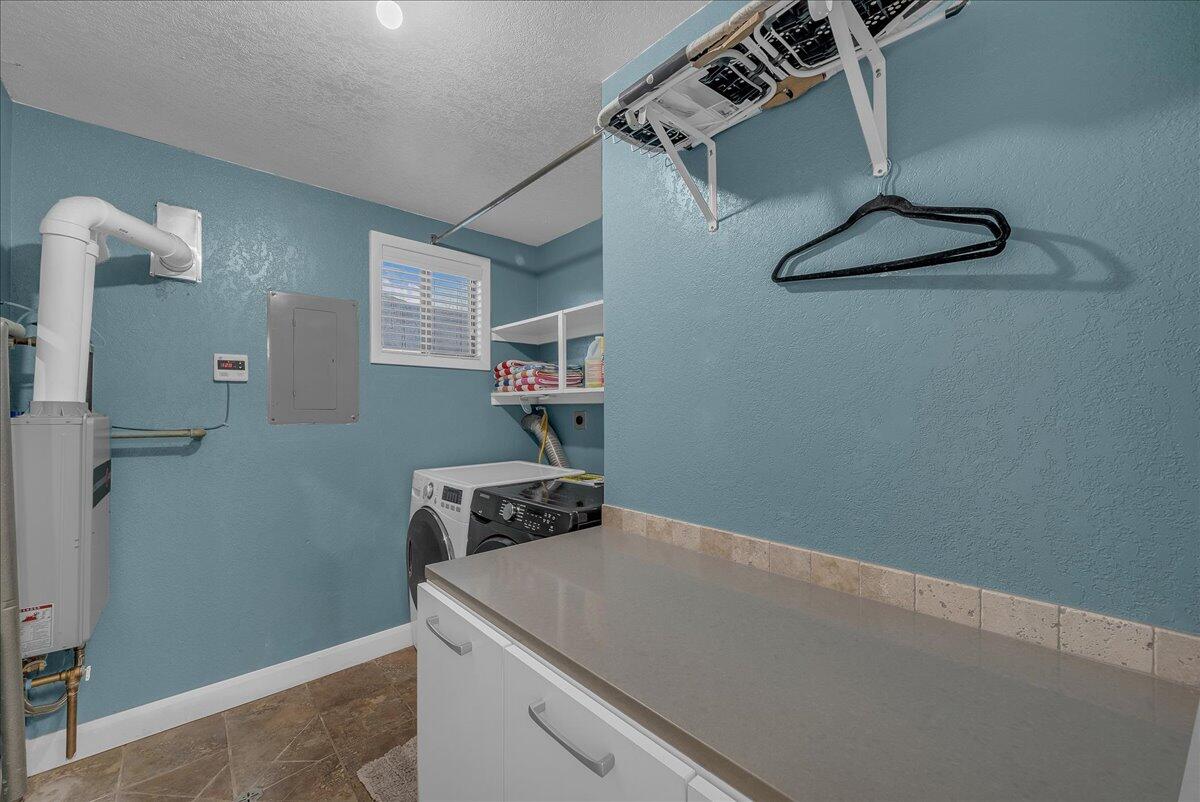 LA VERKIN ESTATES - Residential