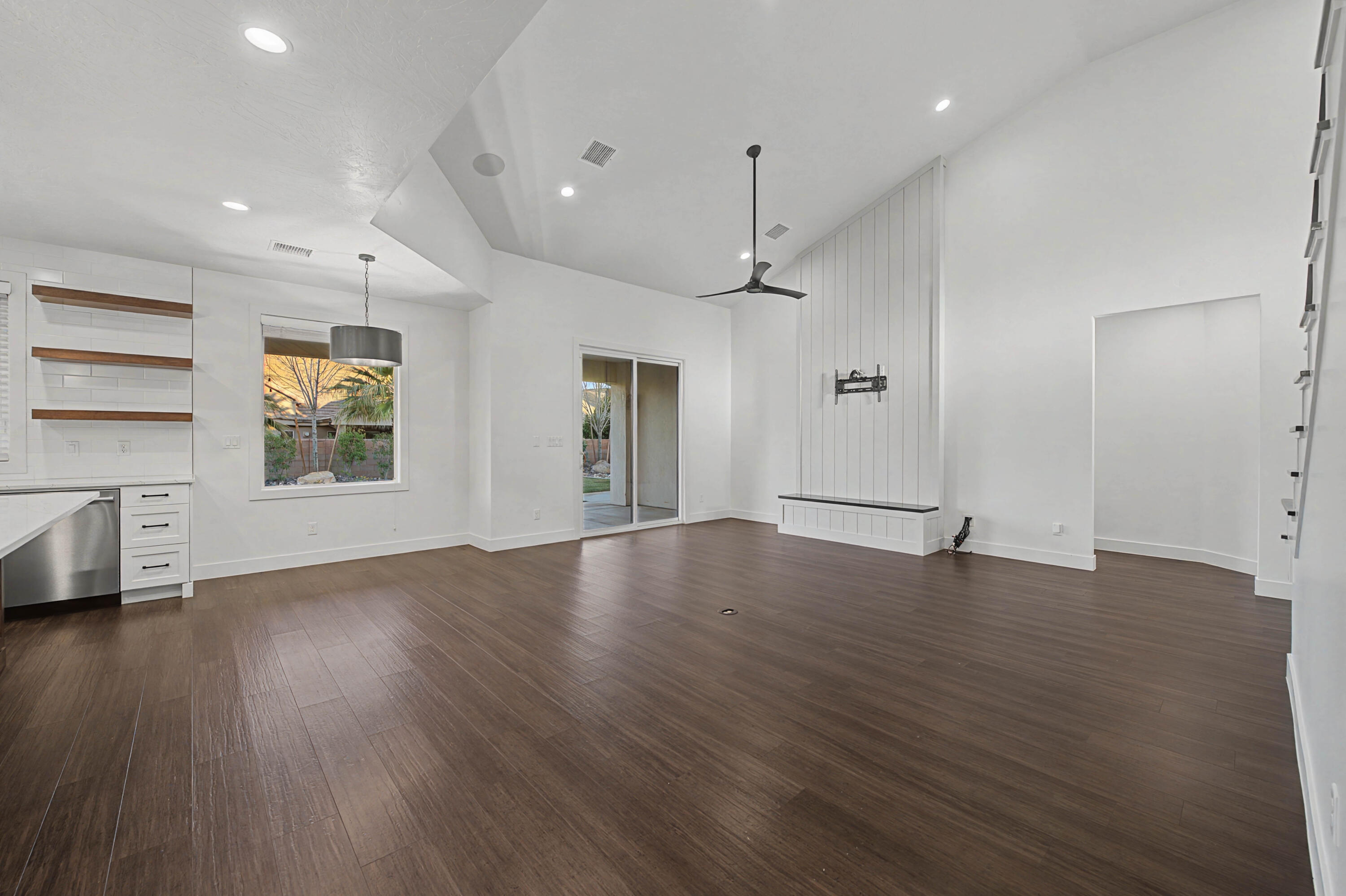 DIXIE SPRINGS - Residential