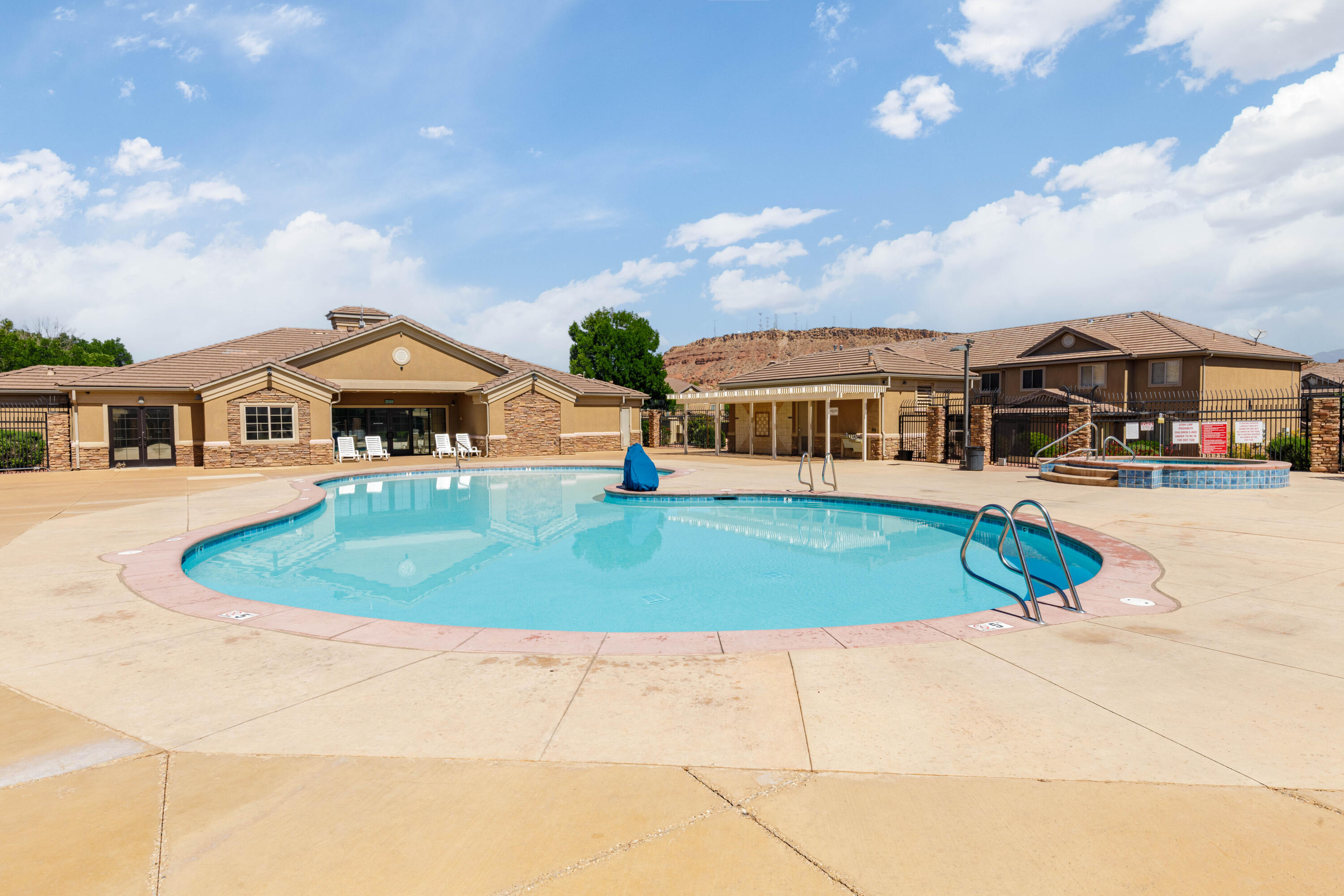 HIDDEN VALLEY TOWN HOMES - Residential