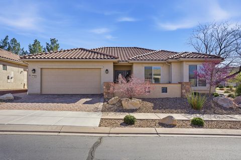 Photo of 1763 W MORANE MANOR DR, Saint George, UT 84790 (MLS # 26-270537)
