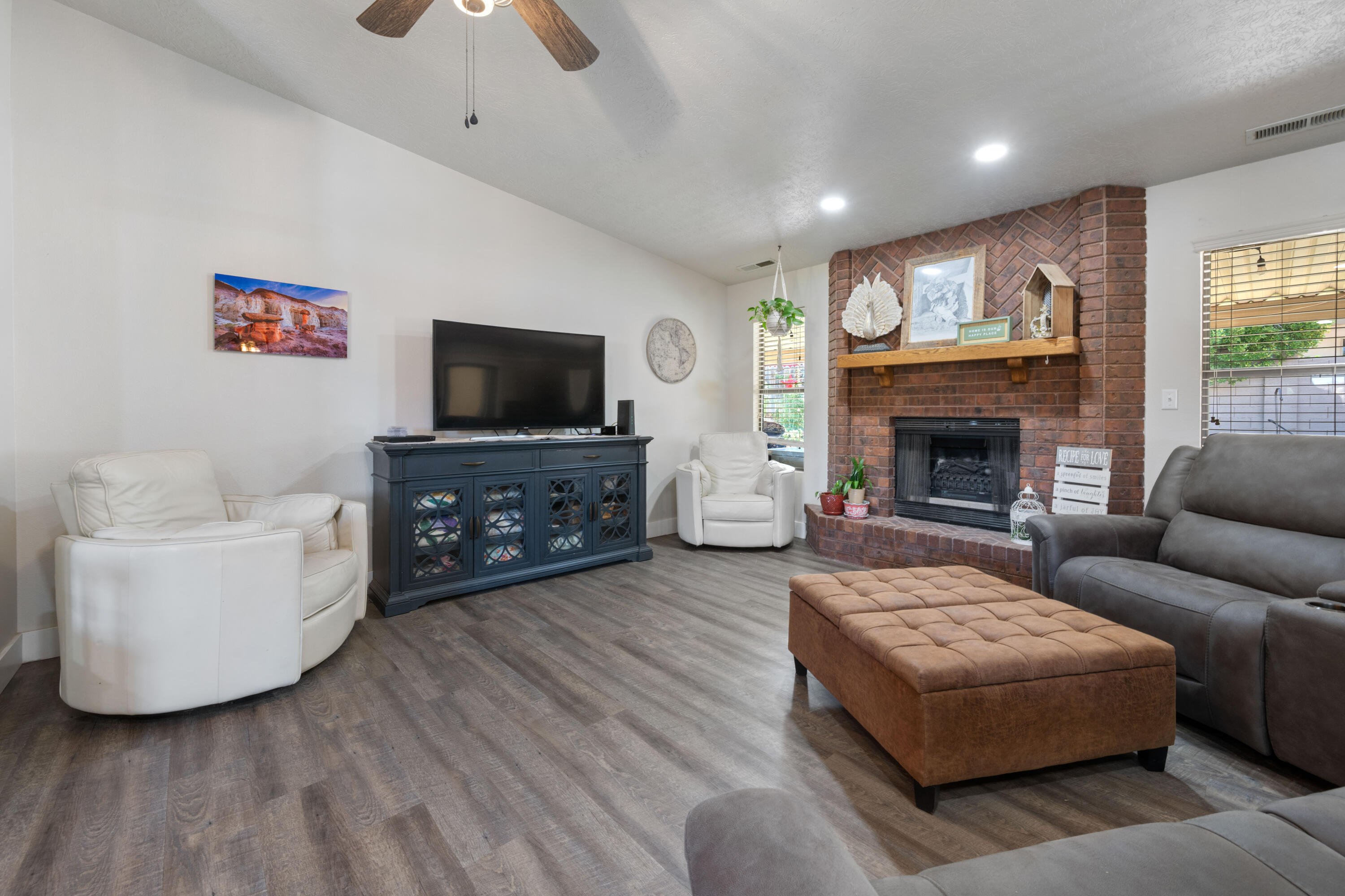 BLOOMINGTON HILLS - Residential