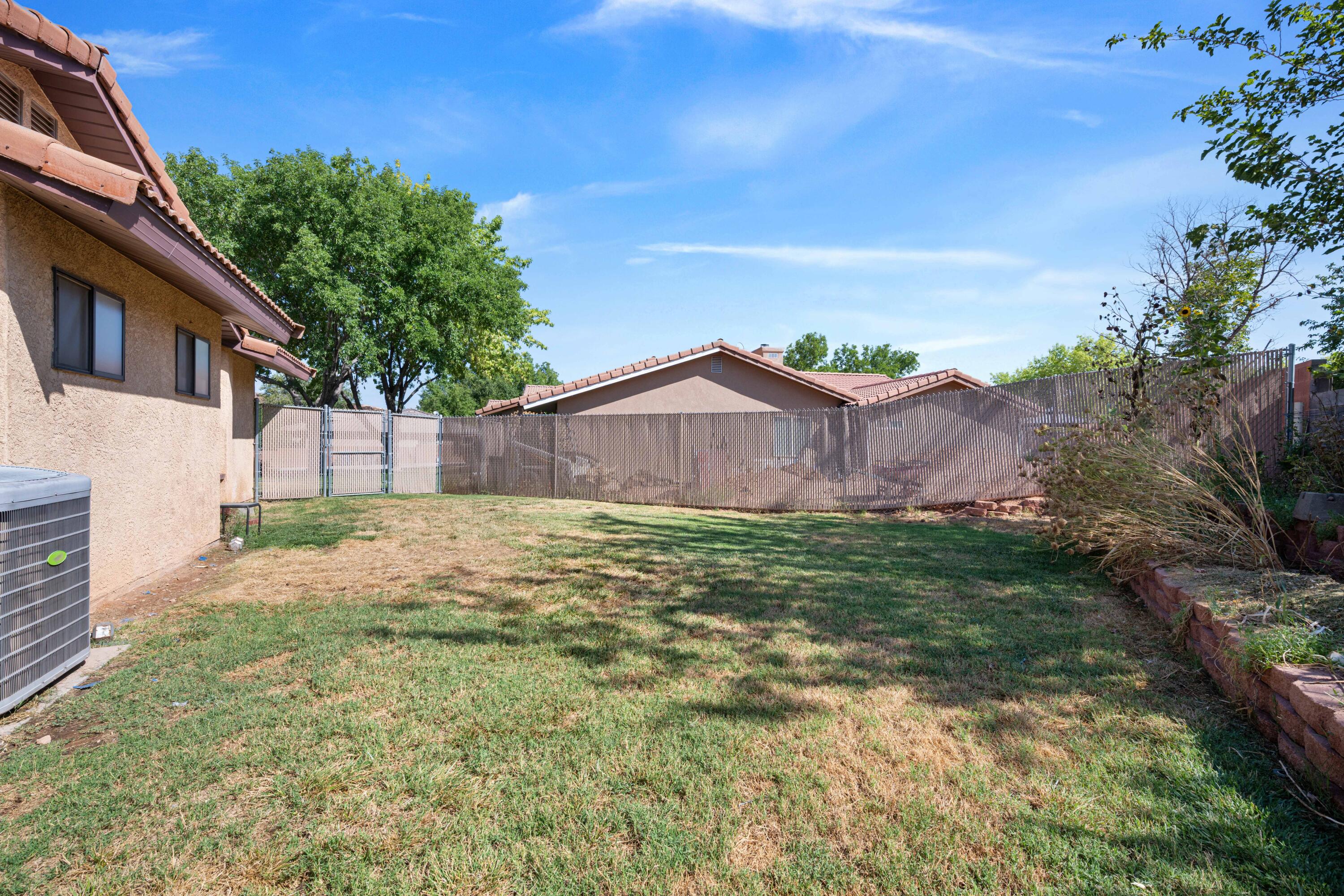 BLOOMINGTON HILLS - Residential