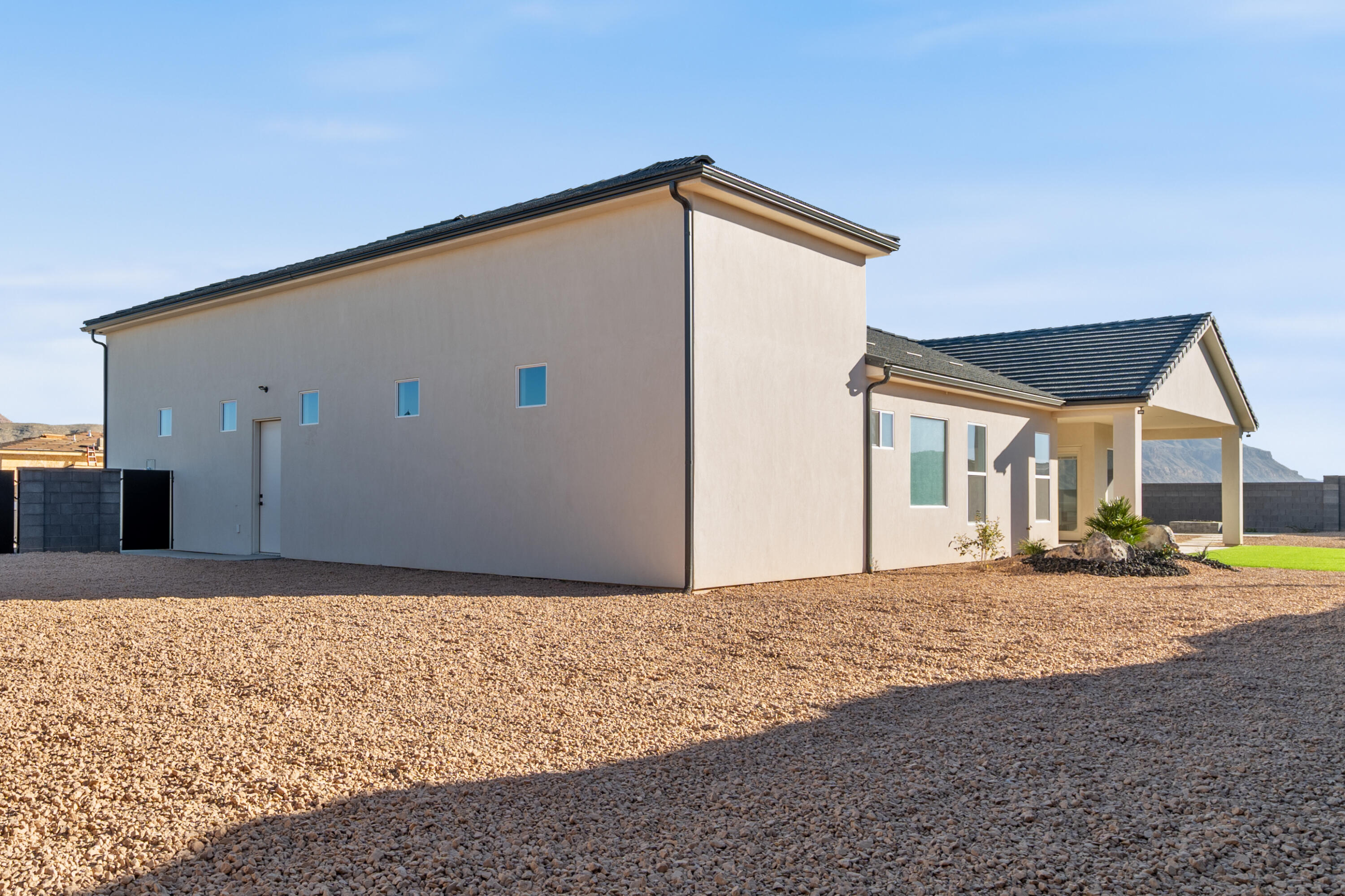 SCENIC POINTE - Residential