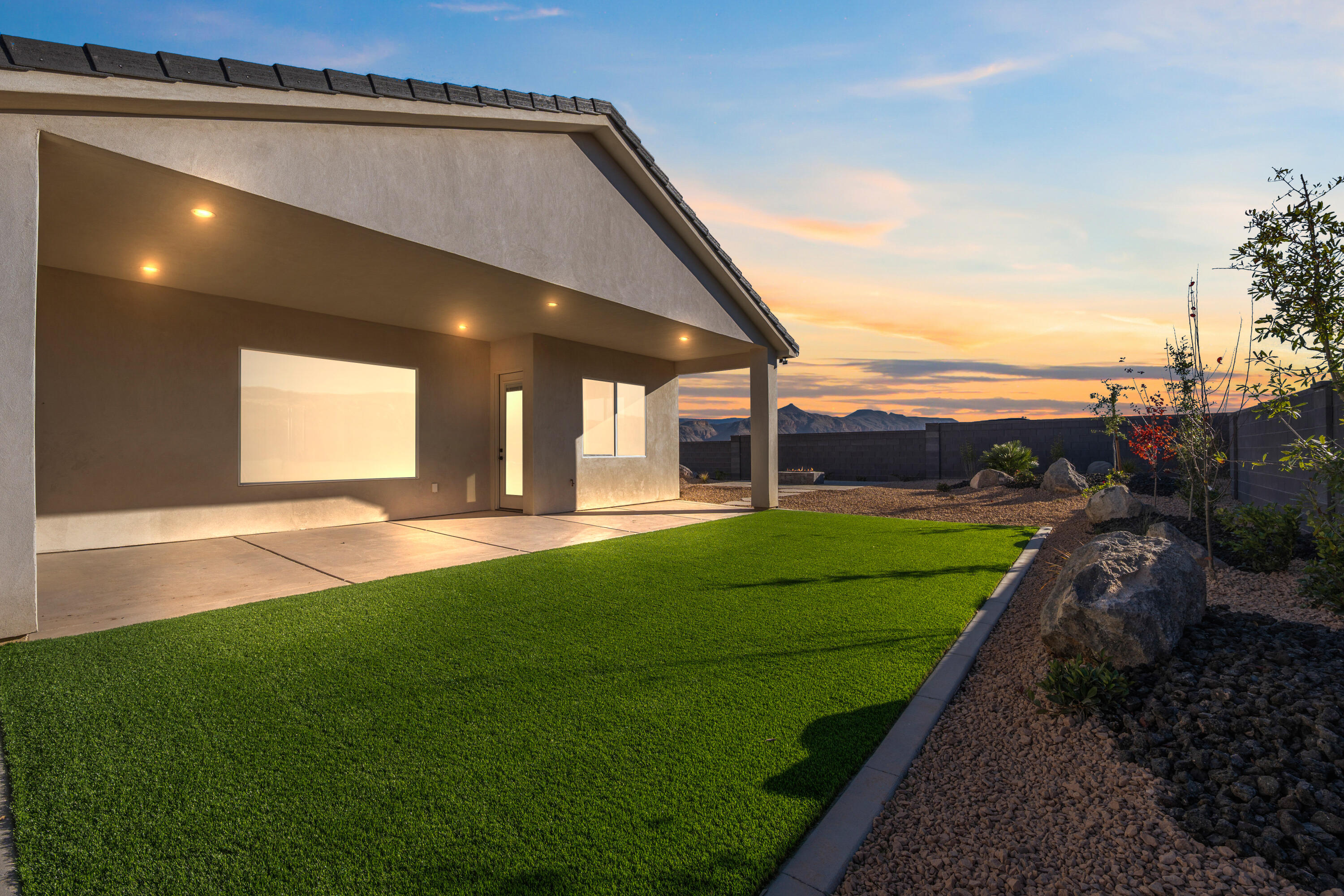 SCENIC POINTE - Residential