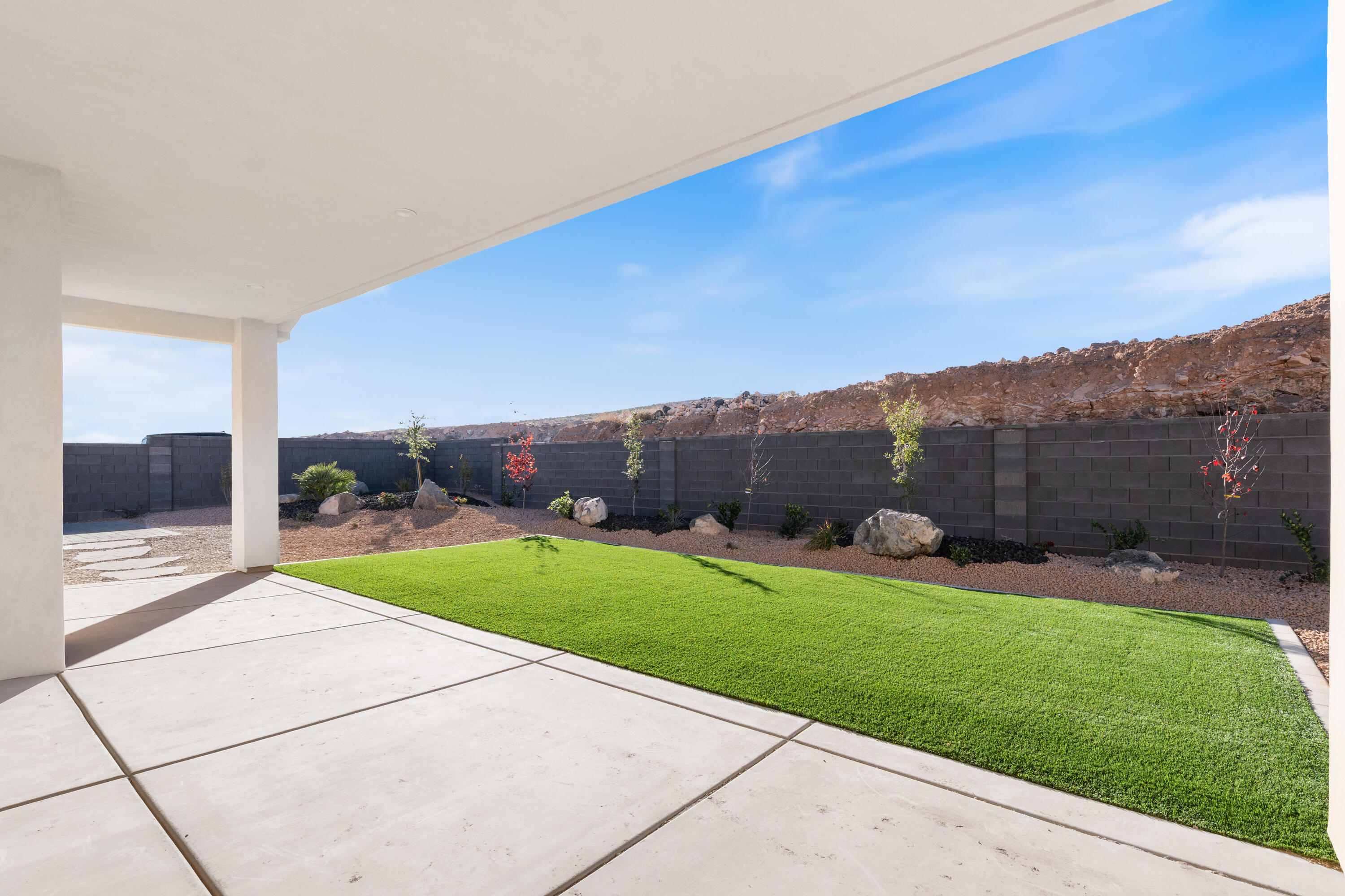 SCENIC POINTE - Residential