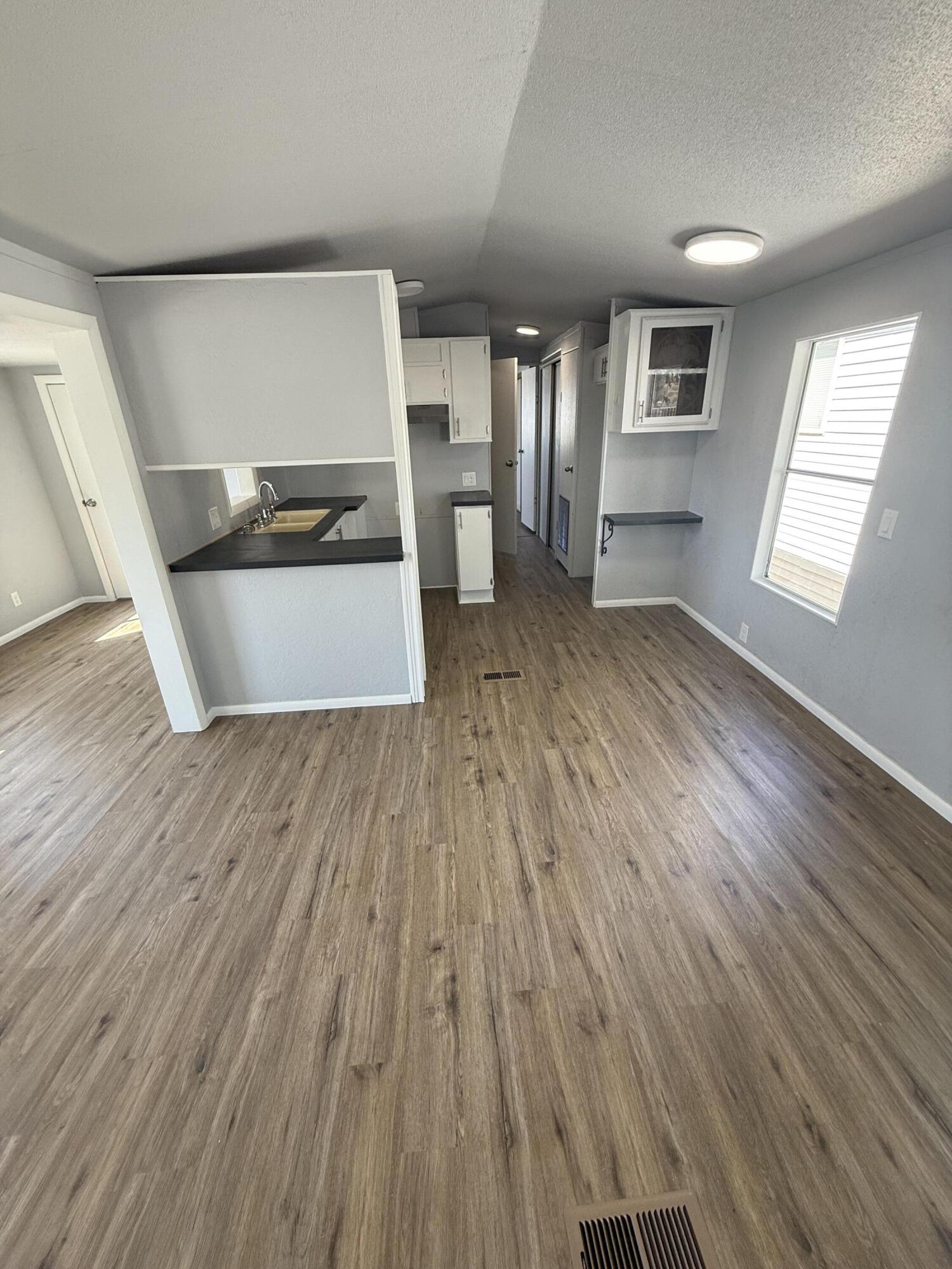 CANYON BREEZE RV RESORT - Residential