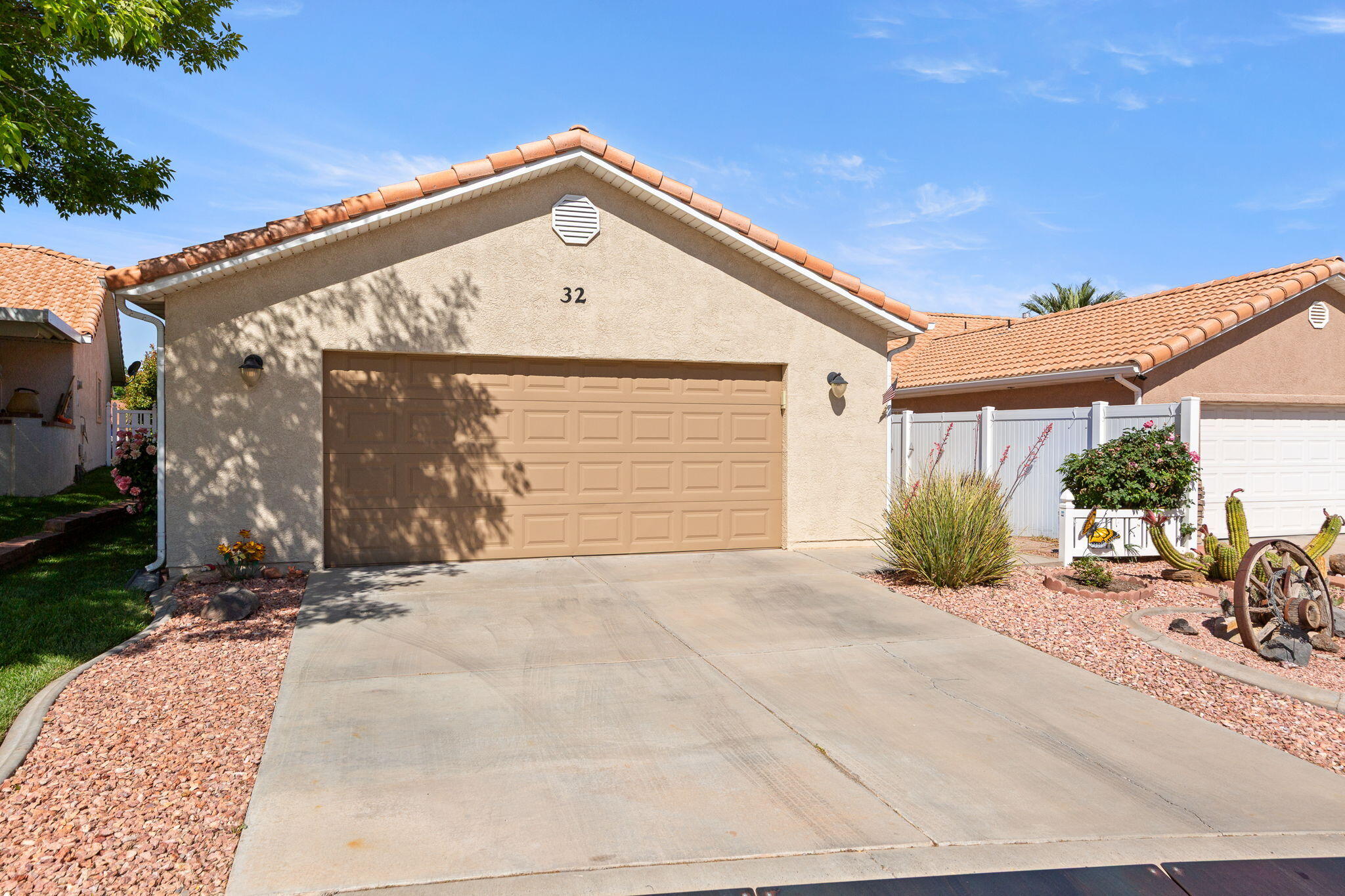RIDGEPOINTE - Residential