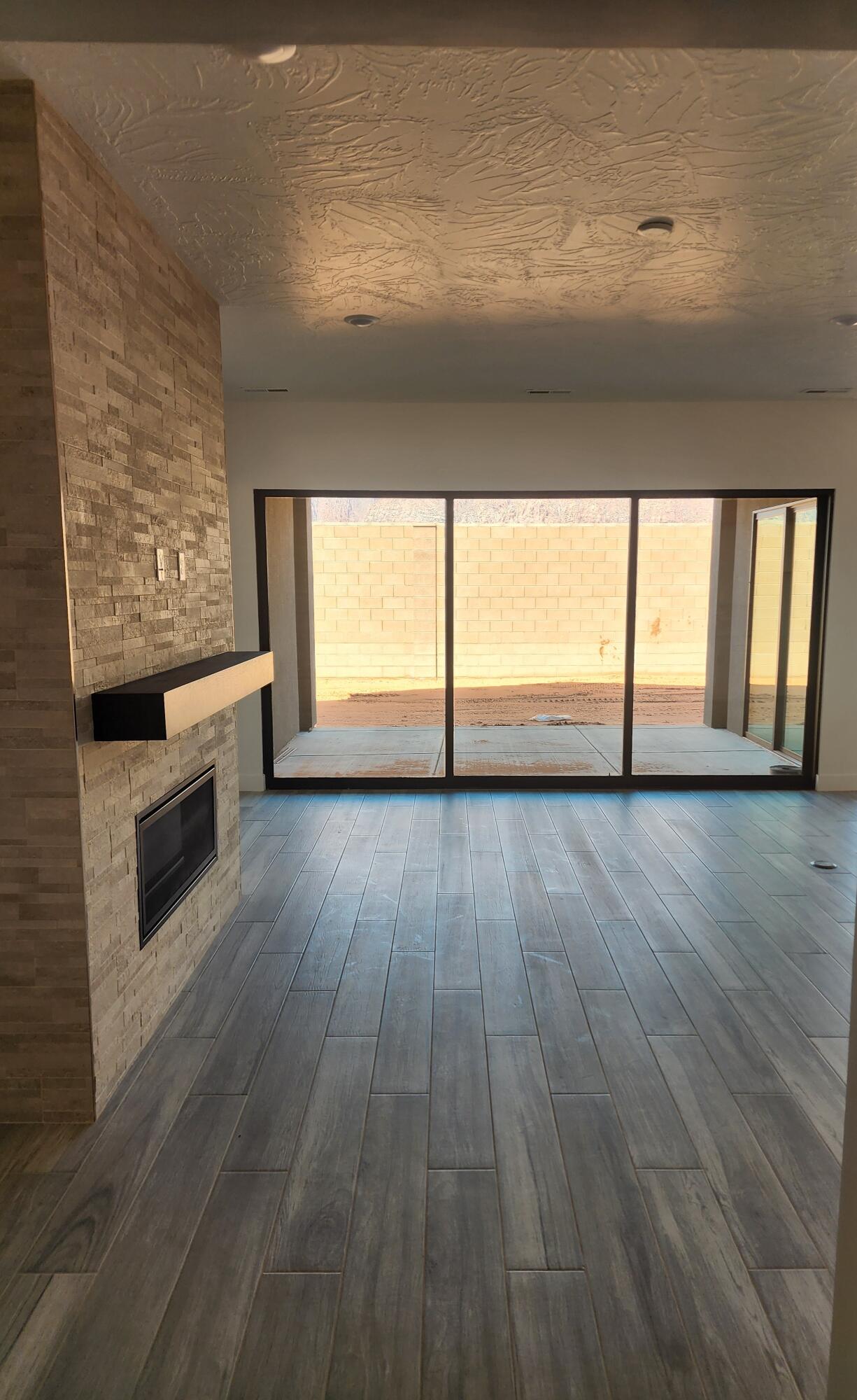 DESERT COVE ESTATES - Residential