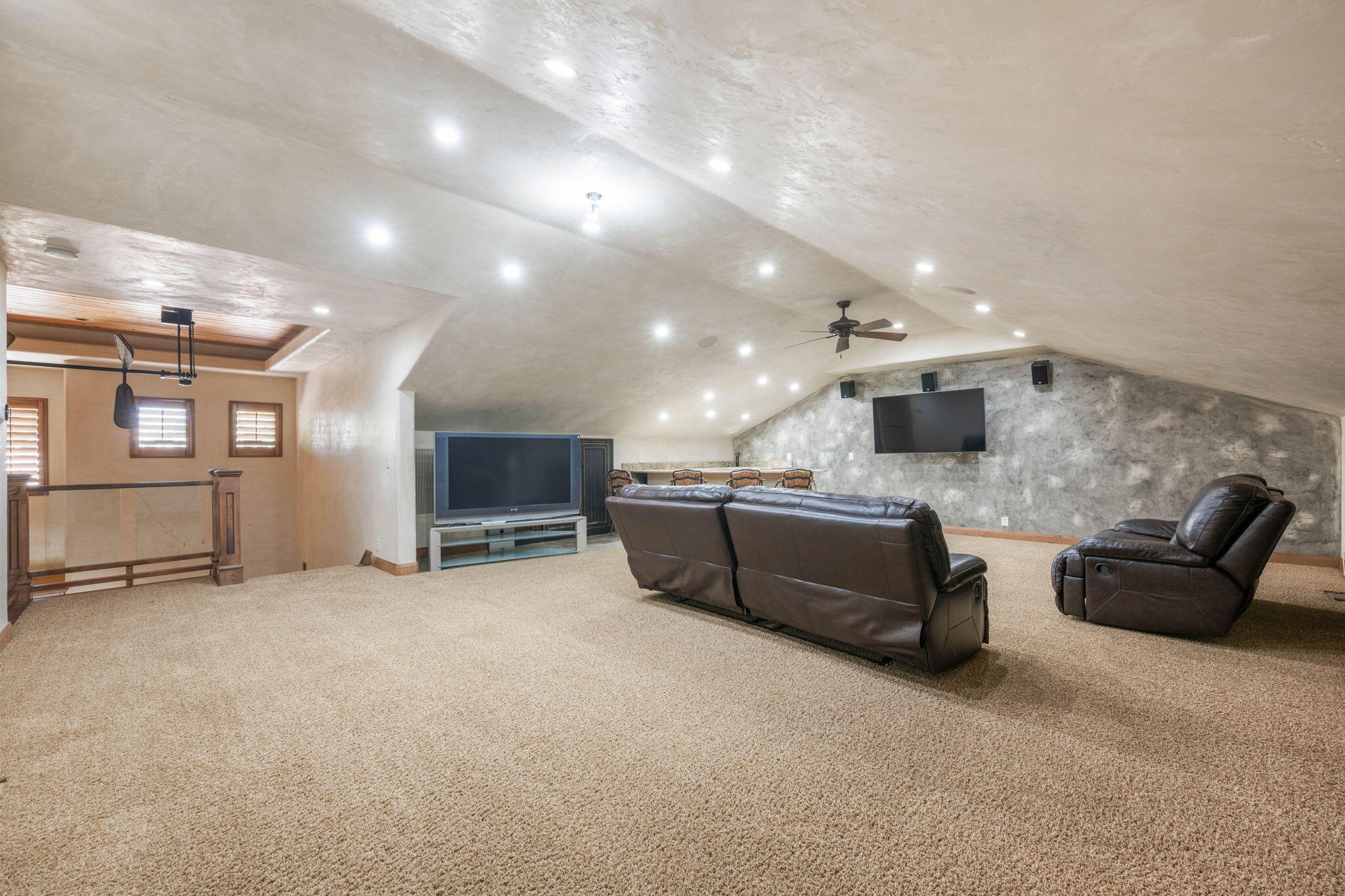 POINTE WEST ESTATES - Residential