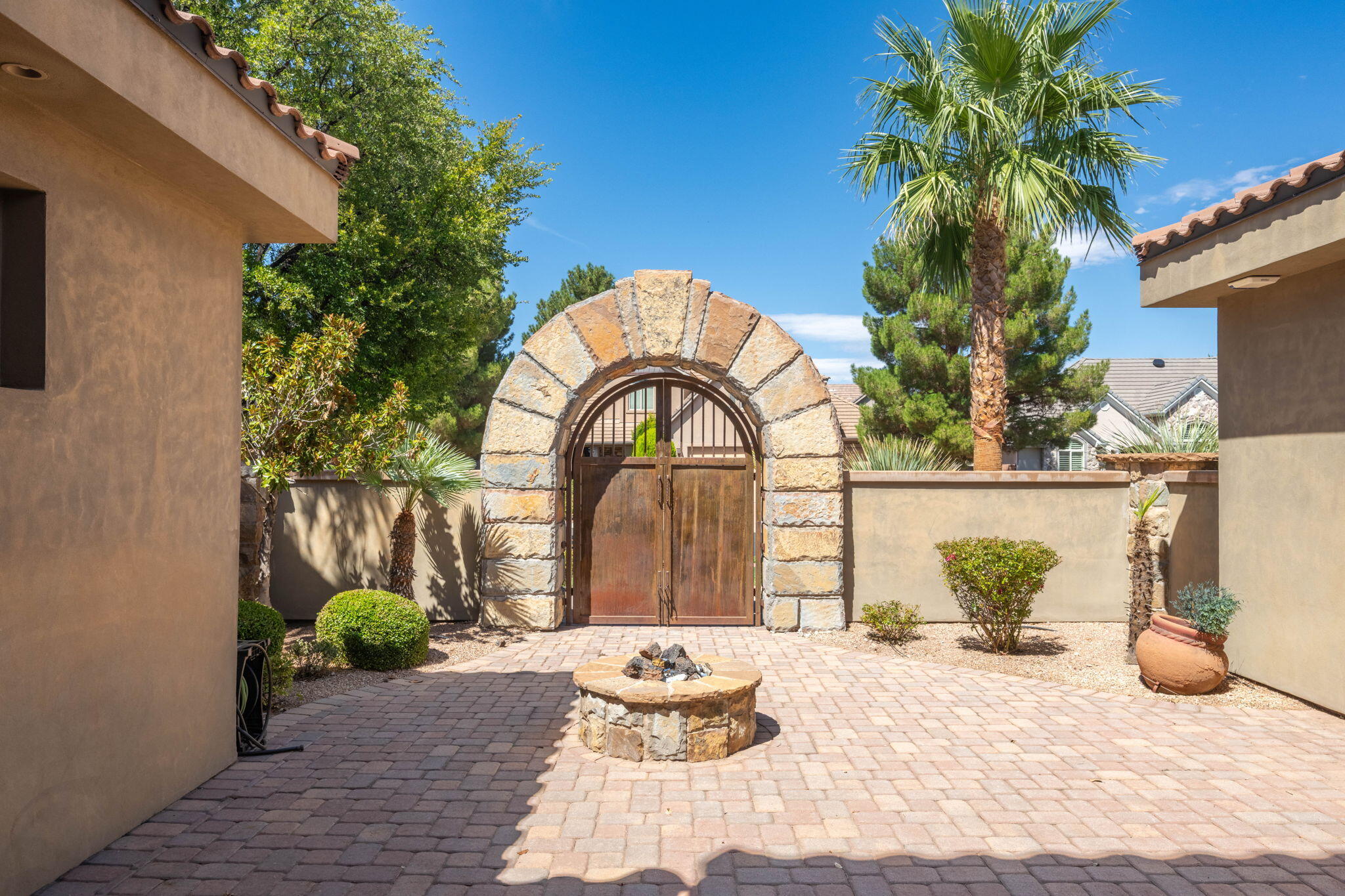 POINTE WEST ESTATES - Residential