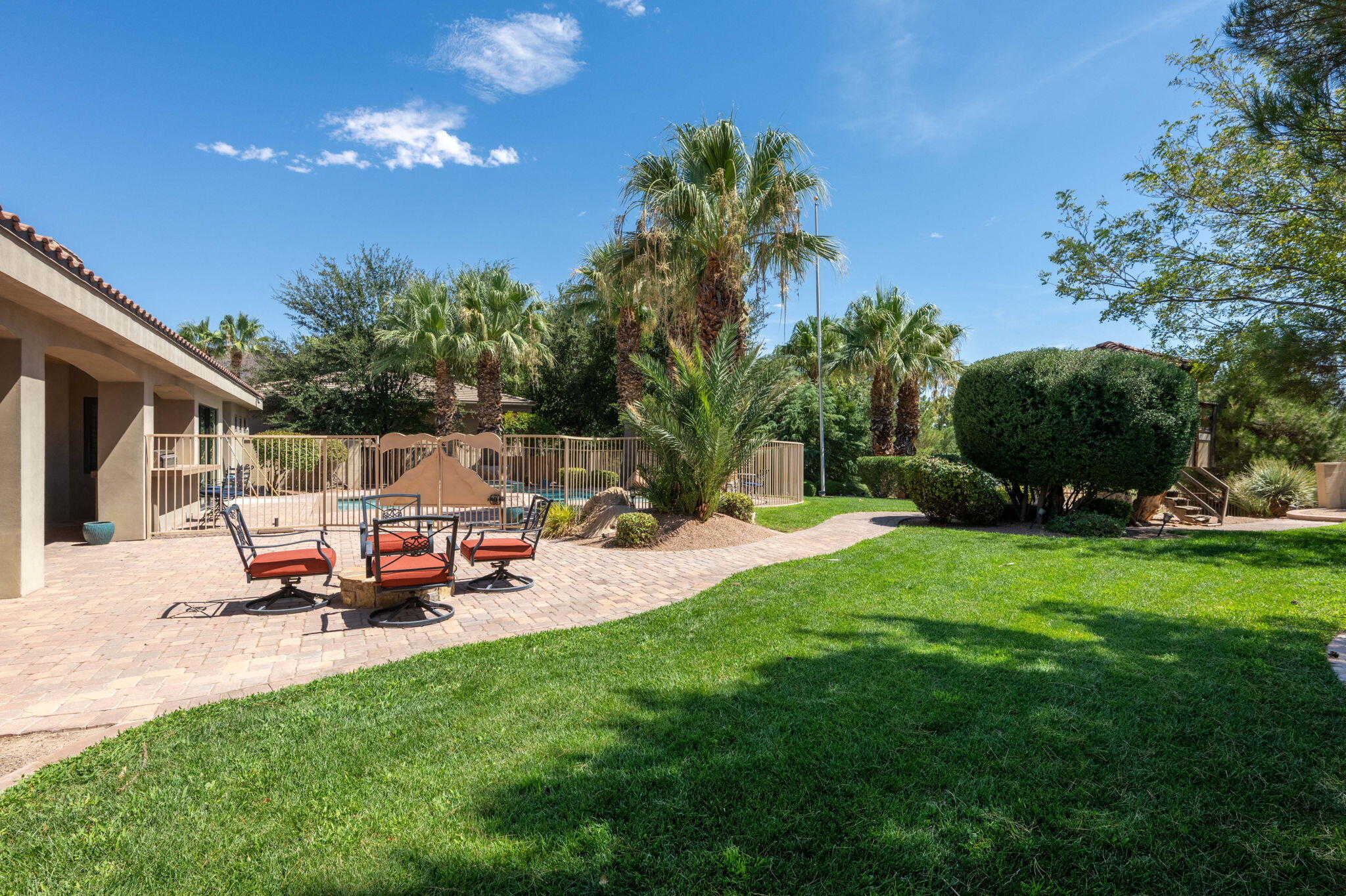 POINTE WEST ESTATES - Residential