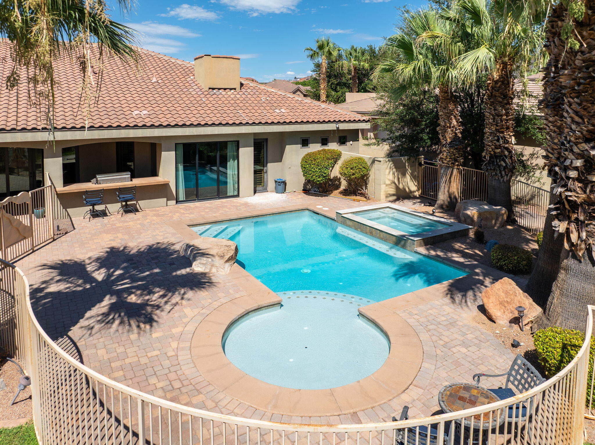 POINTE WEST ESTATES - Residential