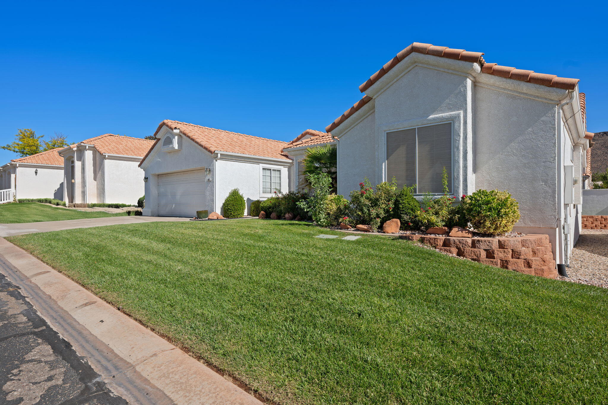 VISTA DEL SOL TOWNHOMES - Residential