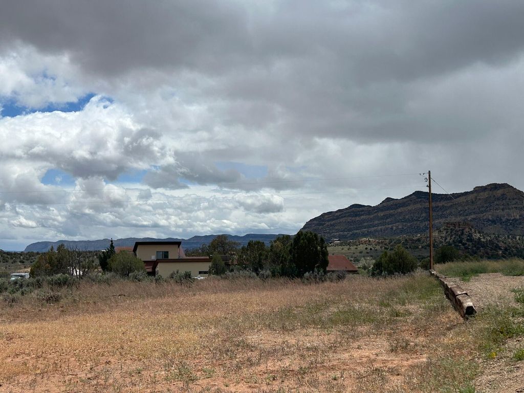 Photo of 705 W 500 S, Escalante, UT 84726 (MLS # 26-271744)
