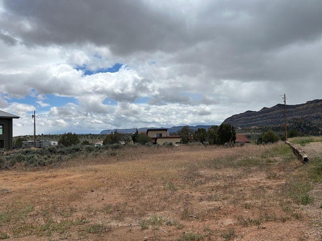 Photo of 705 W 500 S, Escalante, UT 84726 (MLS # 26-271744)