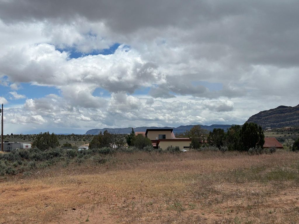 Photo of 705 W 500 S, Escalante, UT 84726 (MLS # 26-271744)