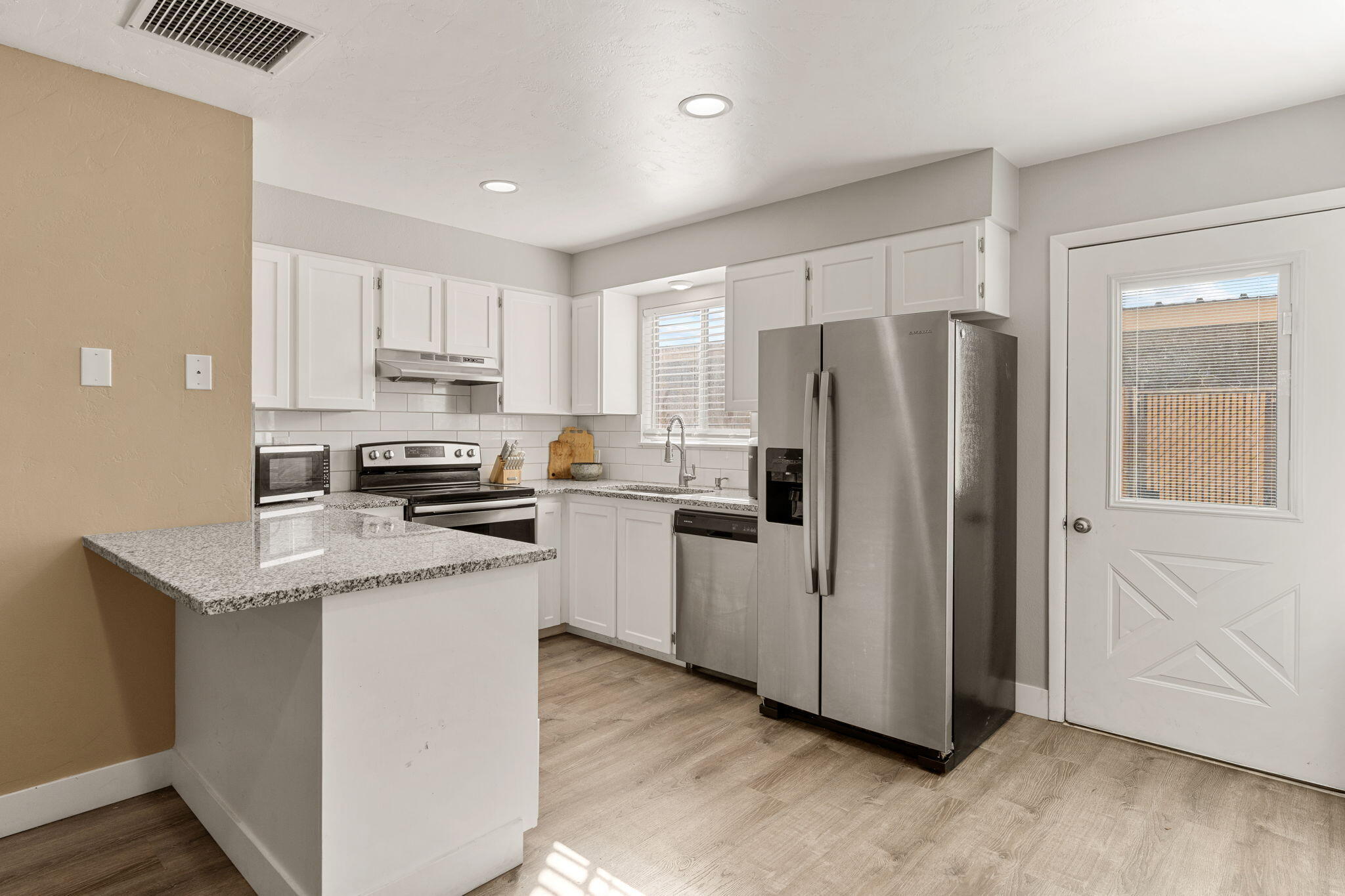 COLOR VIEW TOWNHOMES - Residential