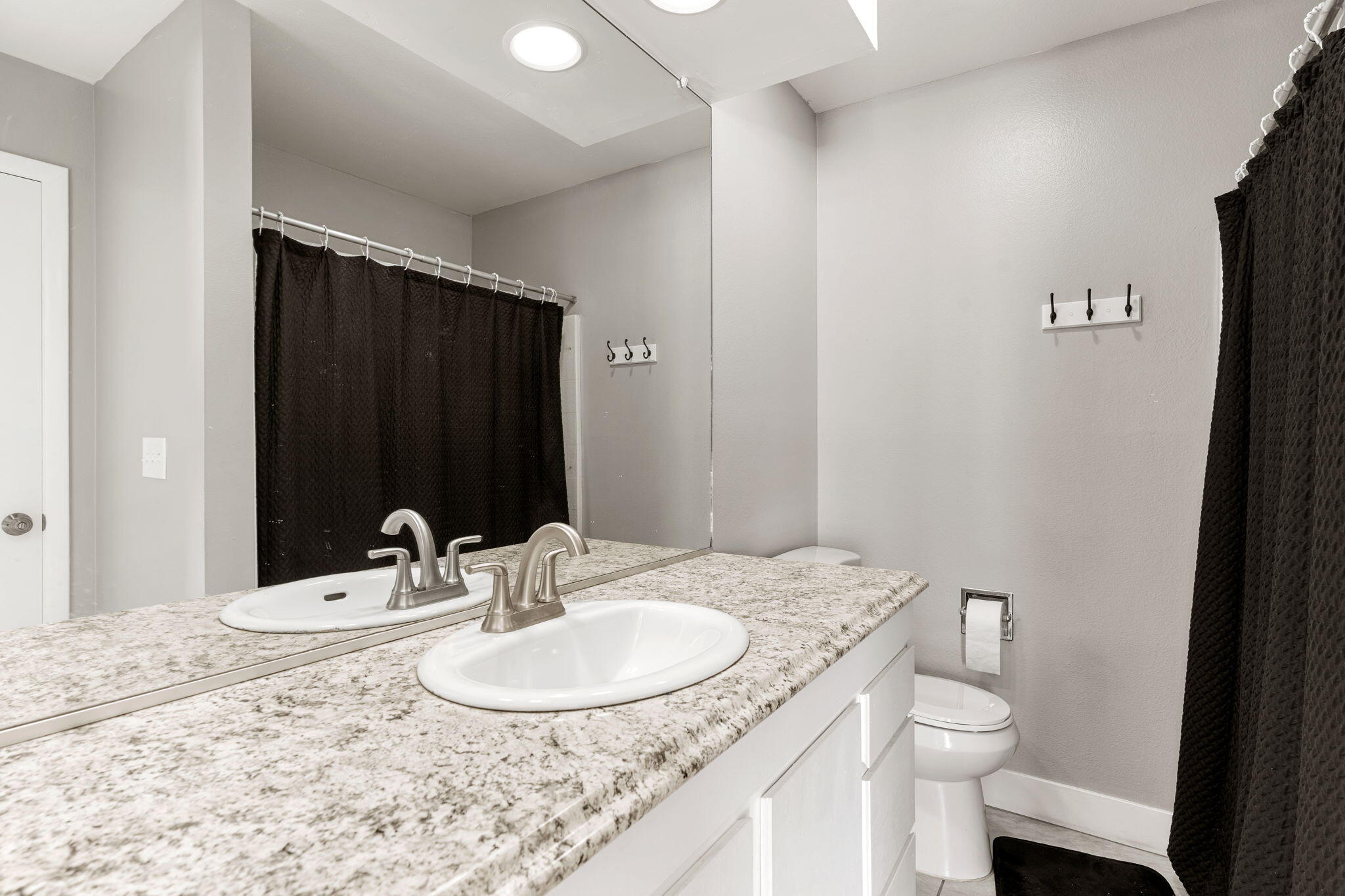 COLOR VIEW TOWNHOMES - Residential