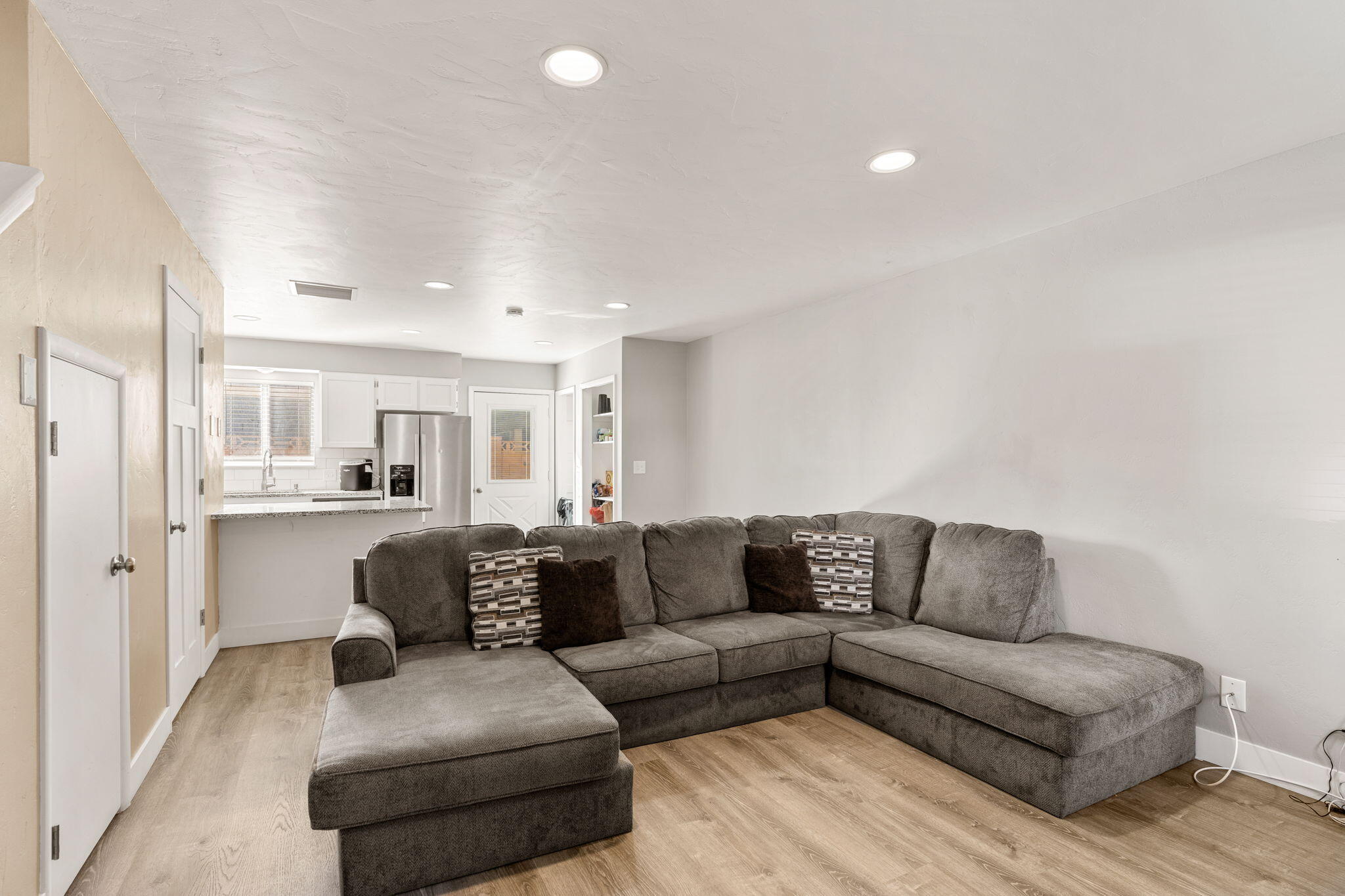 COLOR VIEW TOWNHOMES - Residential