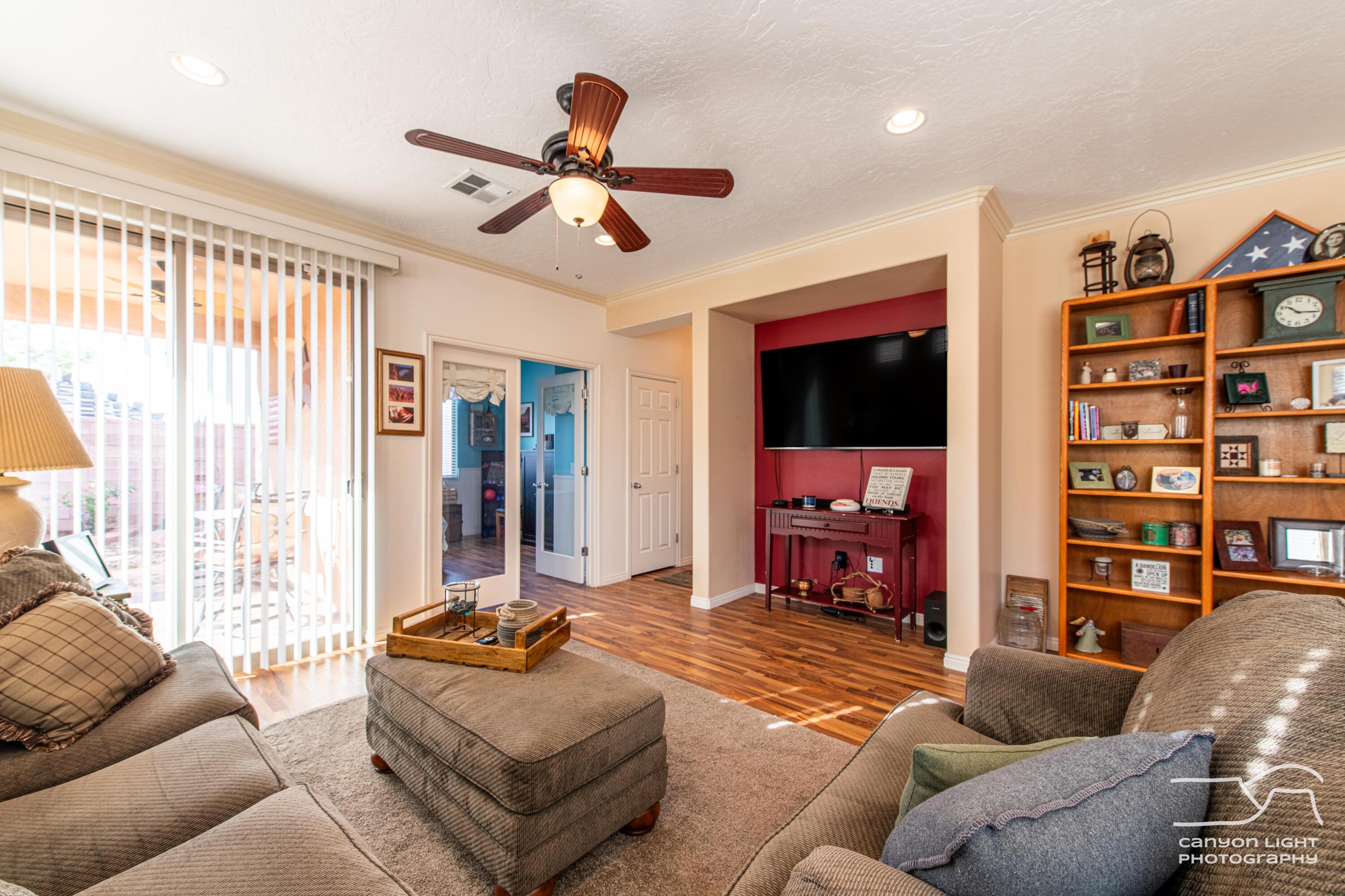 CORAL CANYON - Residential