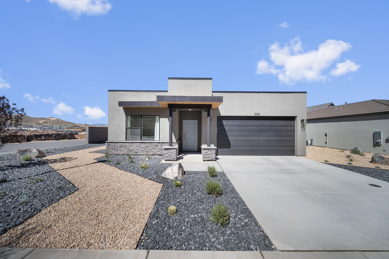 STANDING ROCK EAST AT LONG VALLEY - Residential