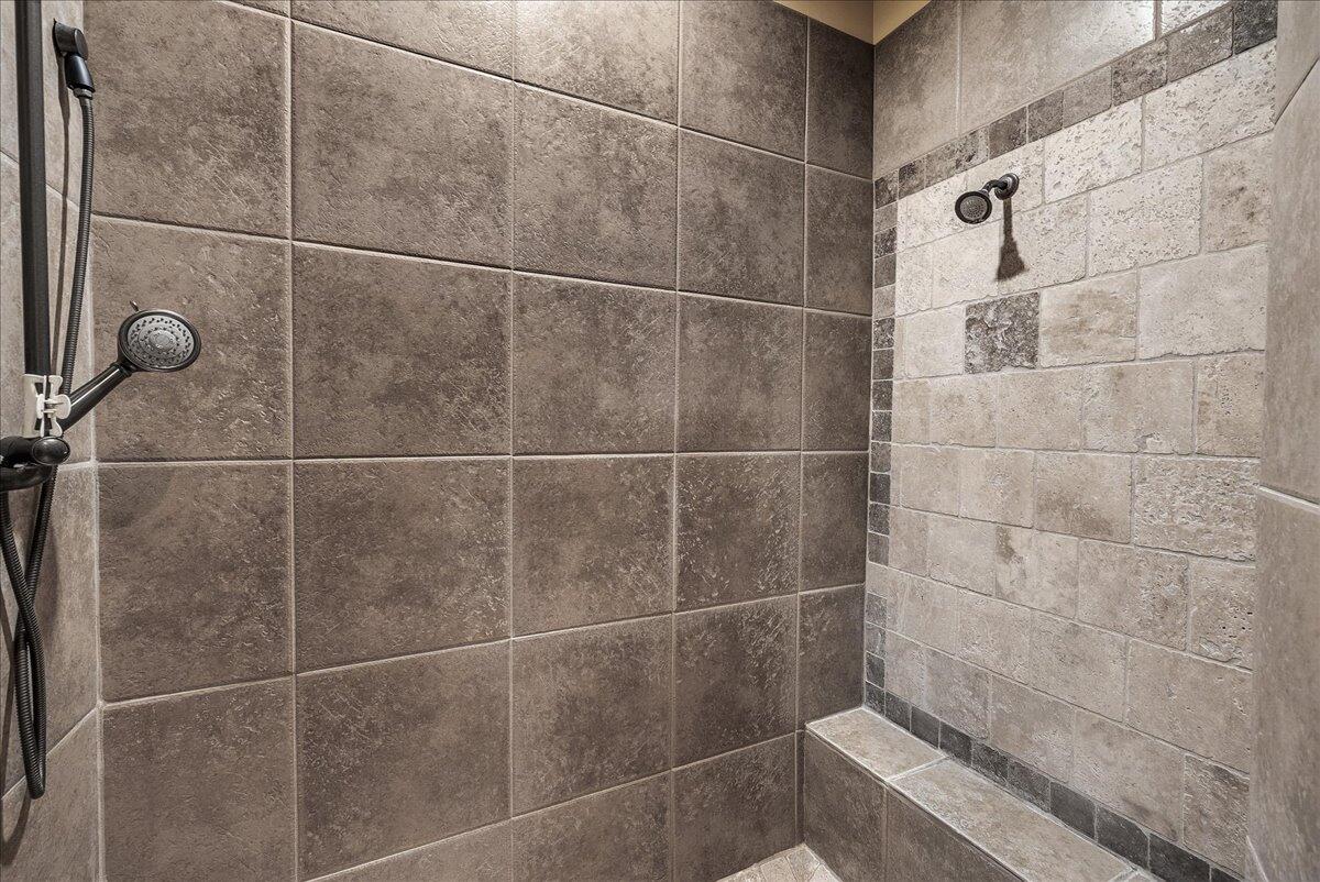 SERENITY HILLS - Residential