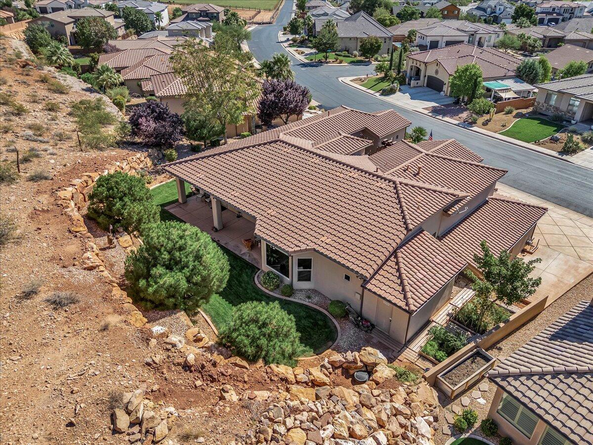 SERENITY HILLS - Residential