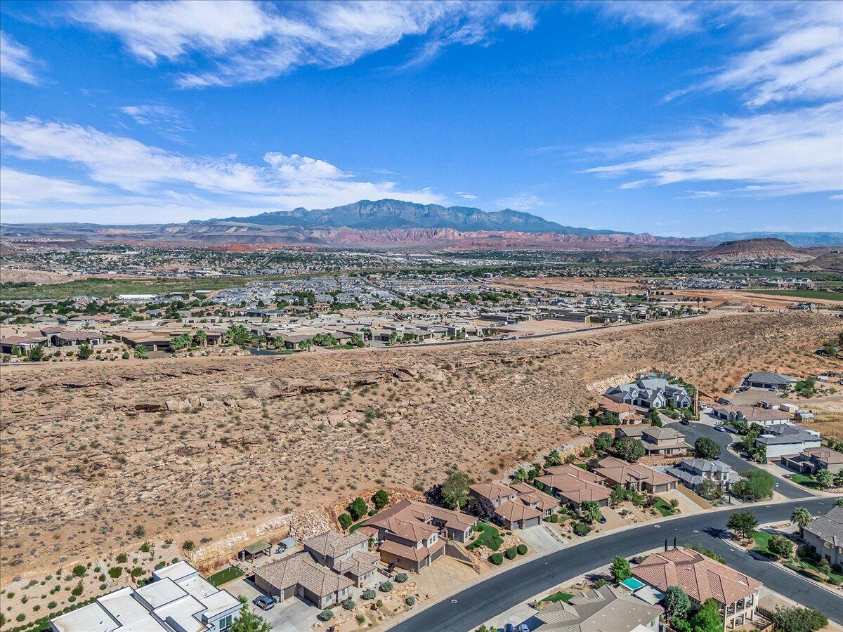 SERENITY HILLS - Residential