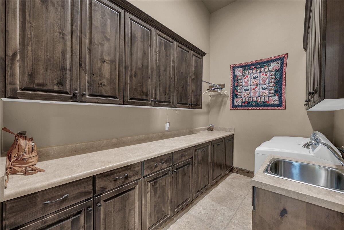 SERENITY HILLS - Residential