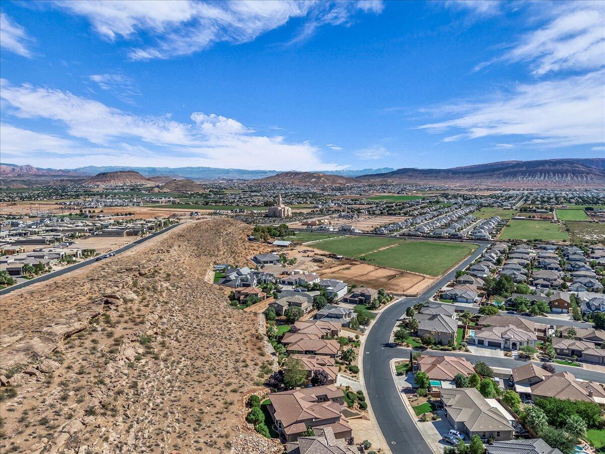 SERENITY HILLS - Residential