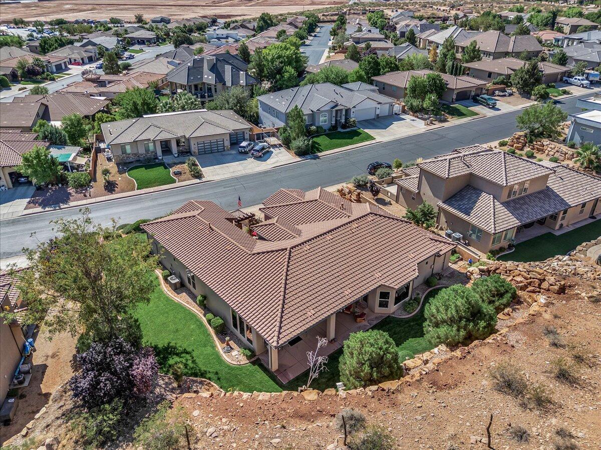 SERENITY HILLS - Residential