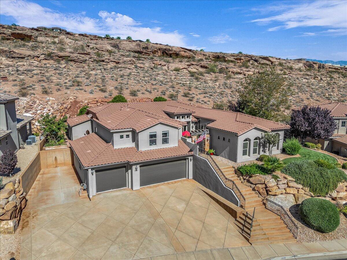 SERENITY HILLS - Residential