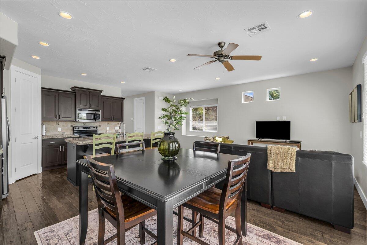 CORAL RIDGE TOWNHOMES - Residential