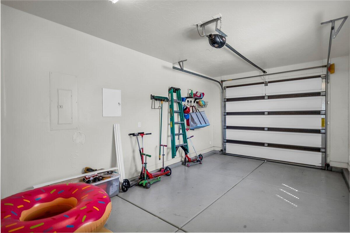 CORAL RIDGE TOWNHOMES - Residential