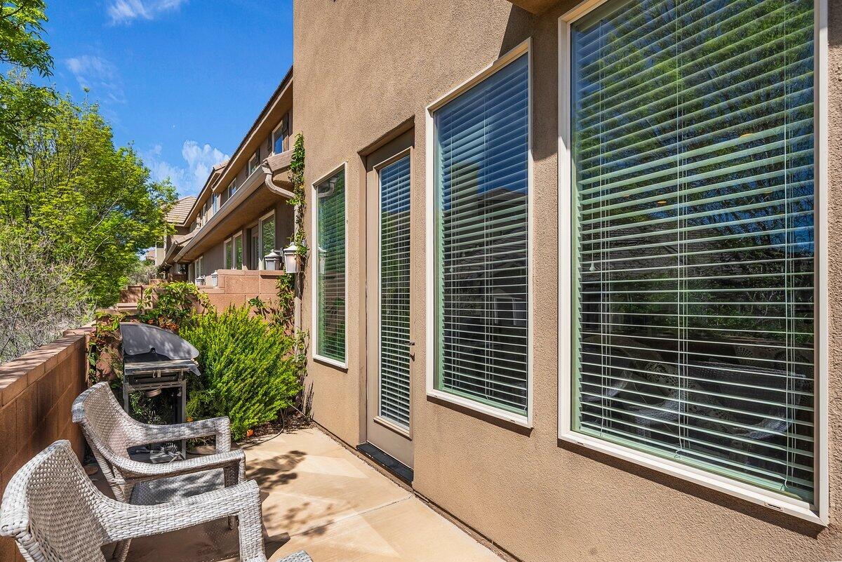 CORAL RIDGE TOWNHOMES - Residential