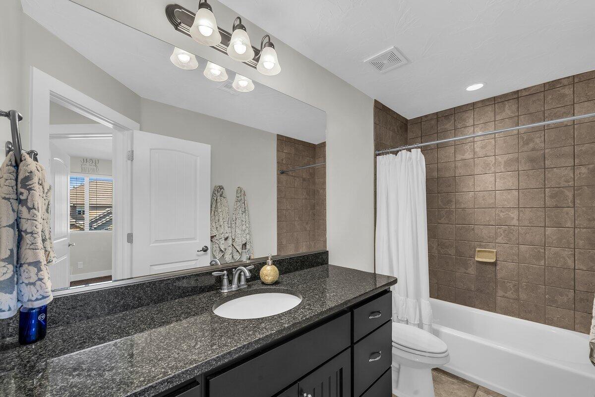 CORAL RIDGE TOWNHOMES - Residential