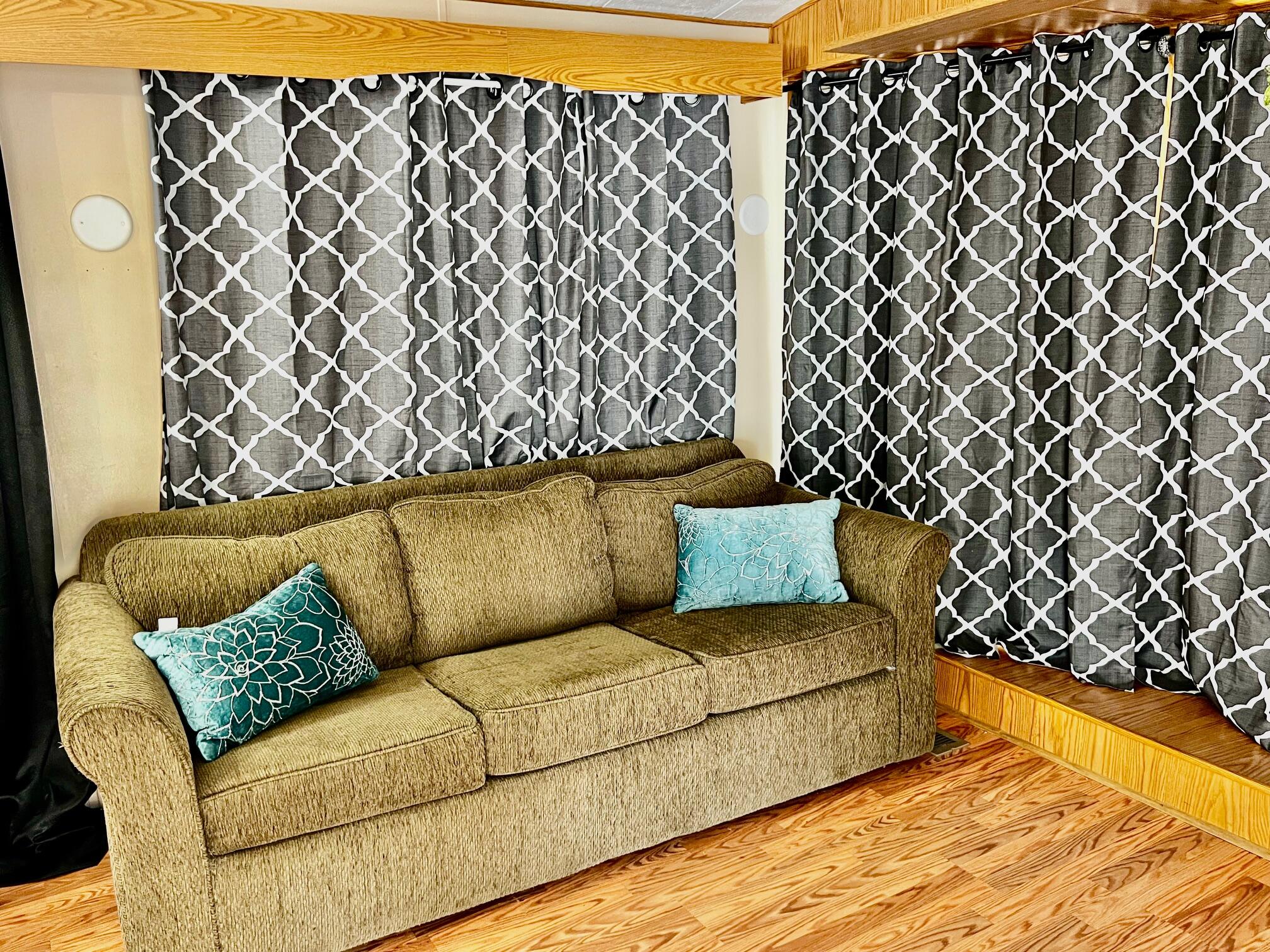 KINGS ROW ESTATES - Residential