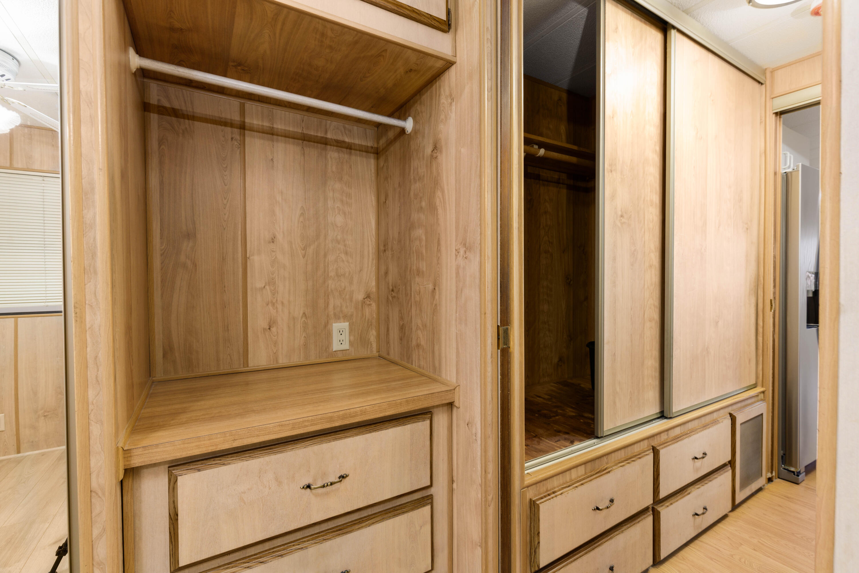 CANYON BREEZE RV RESORT - Residential