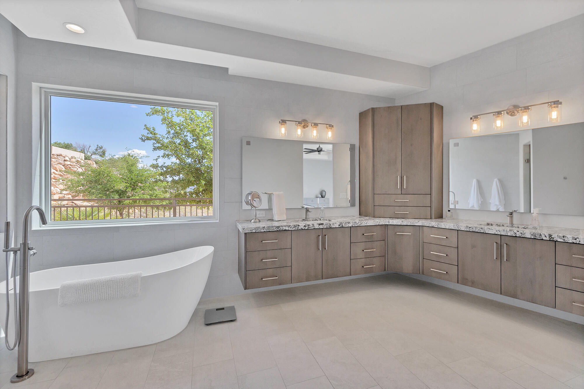 STONE CLIFF - Residential