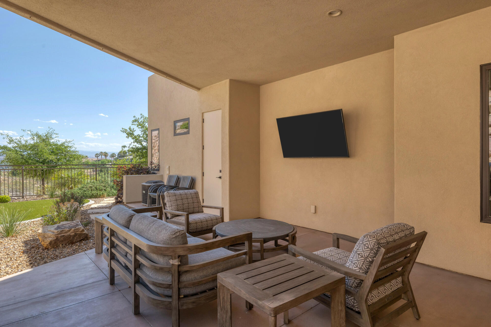 STONE CLIFF - Residential