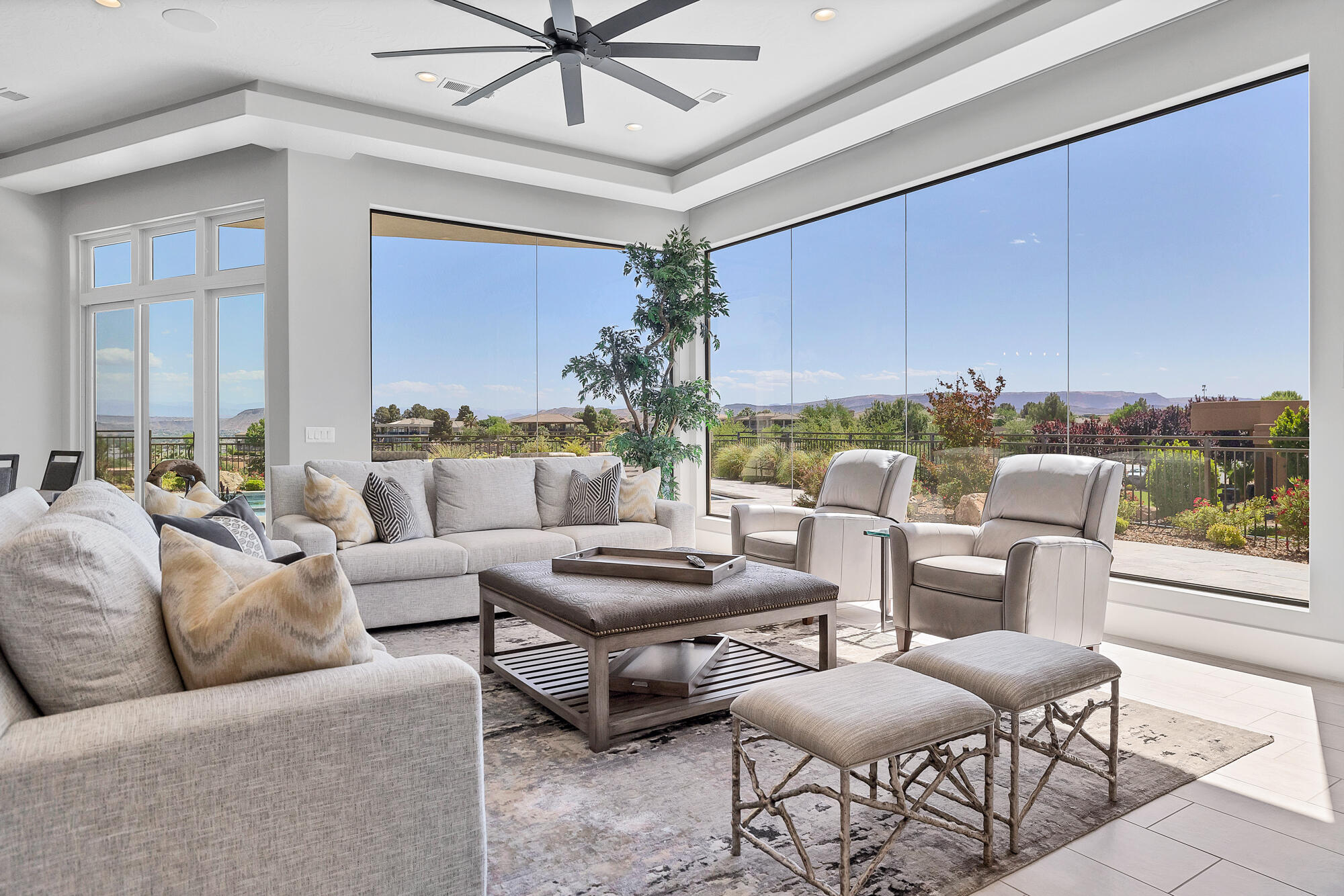 STONE CLIFF - Residential