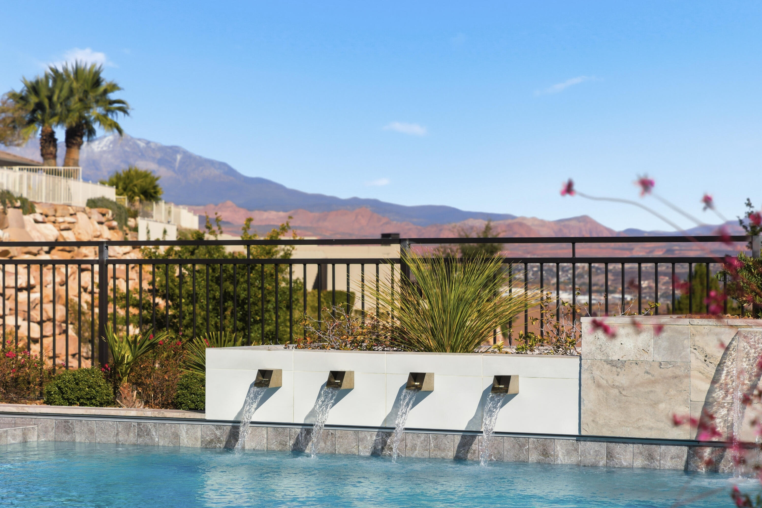 STONE CLIFF - Residential