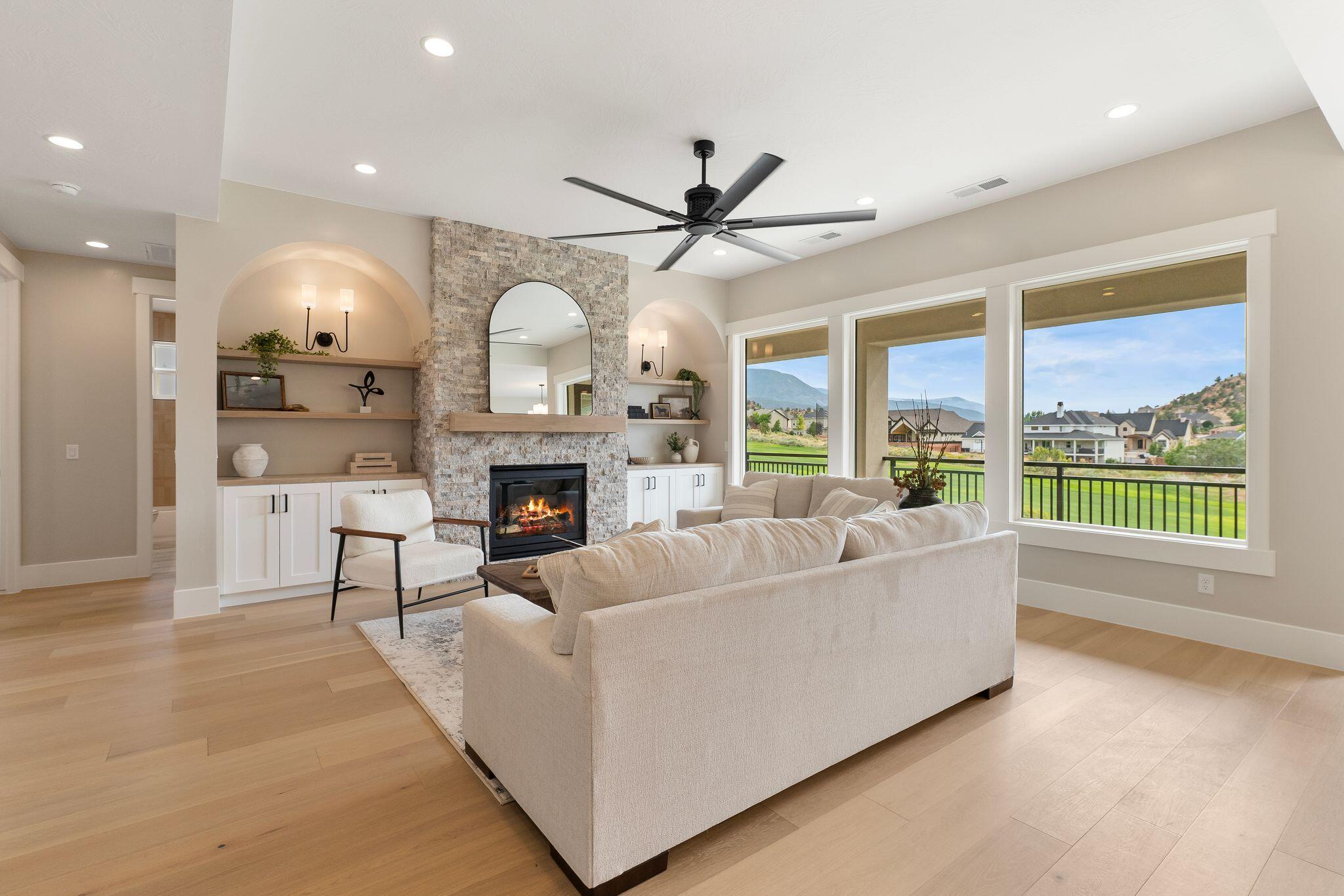 CANYON RIDGE - Residential