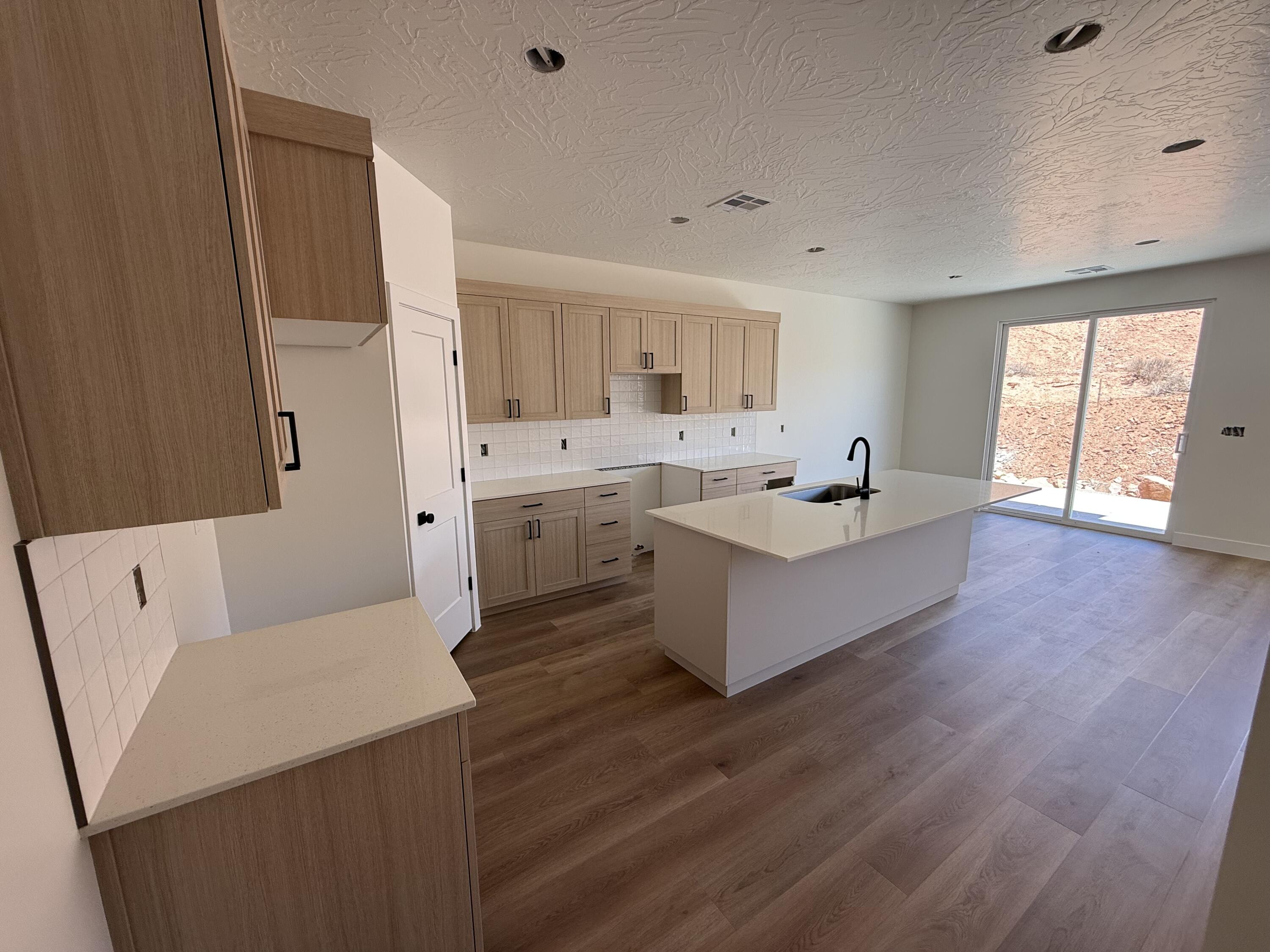 WHITE DOME TOWNHOMES - Residential