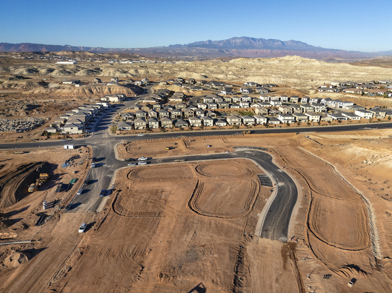 WHITE DOME TOWNHOMES - Residential