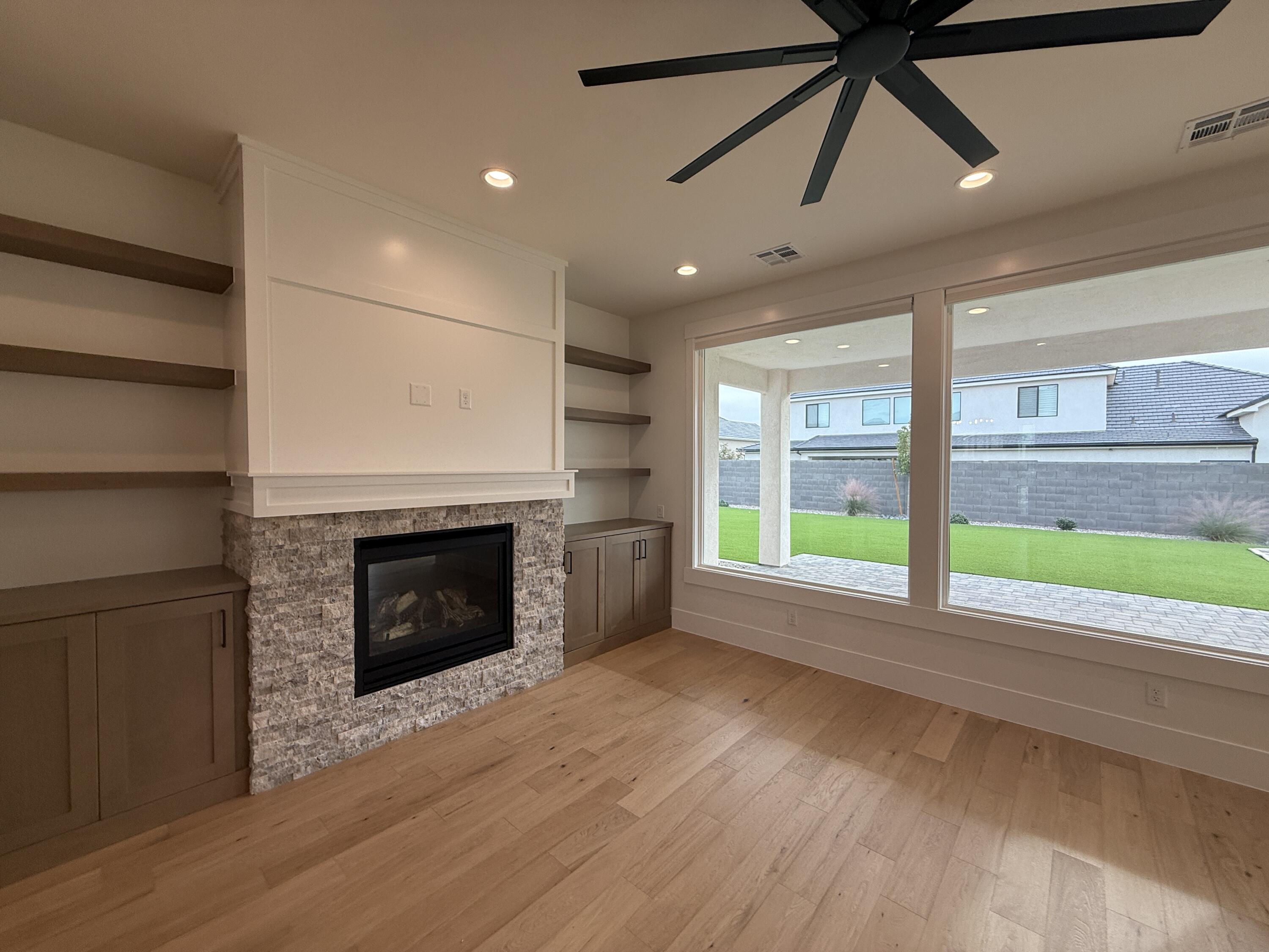 SYCAMORE VILLAGE - Residential