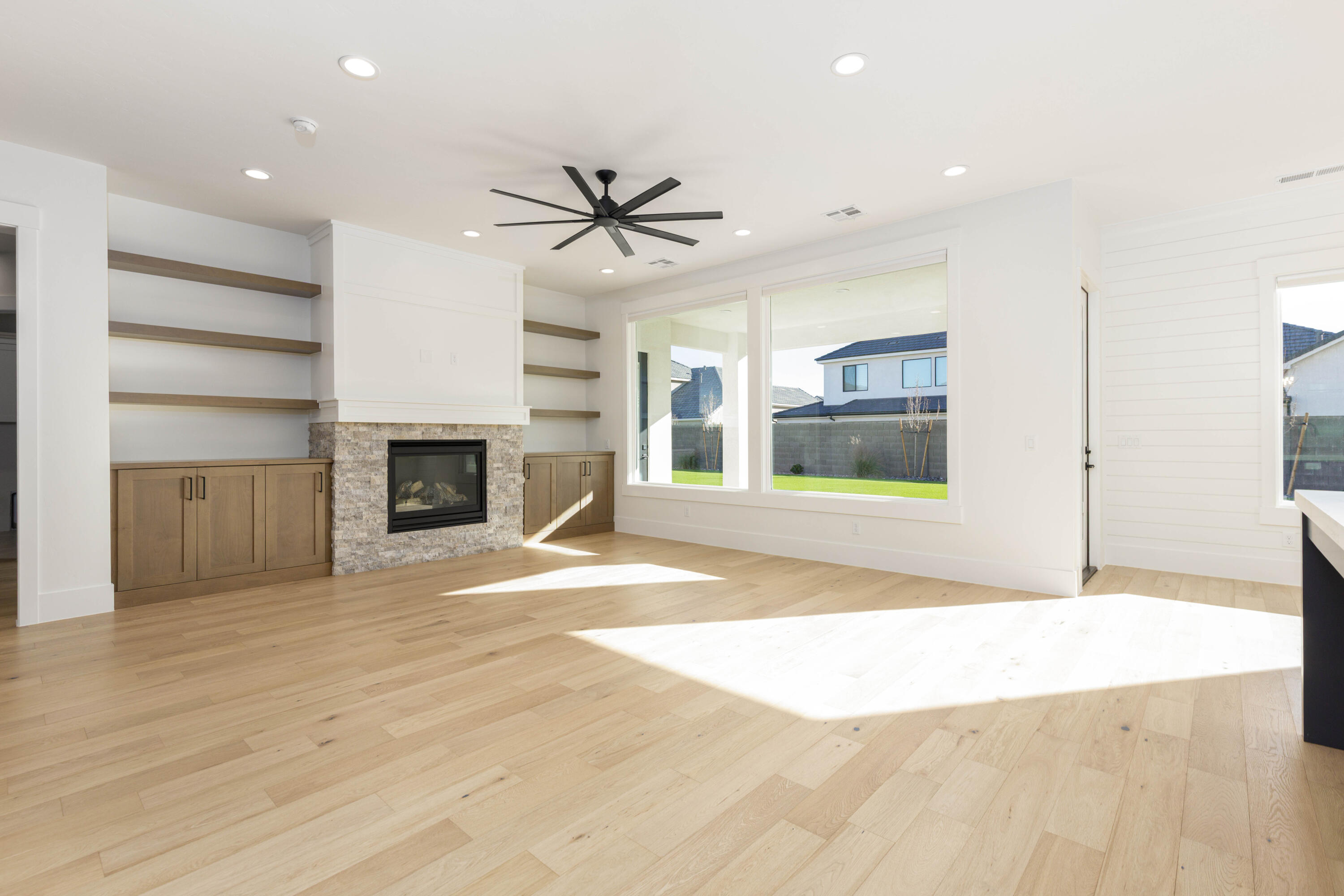 SYCAMORE VILLAGE - Residential